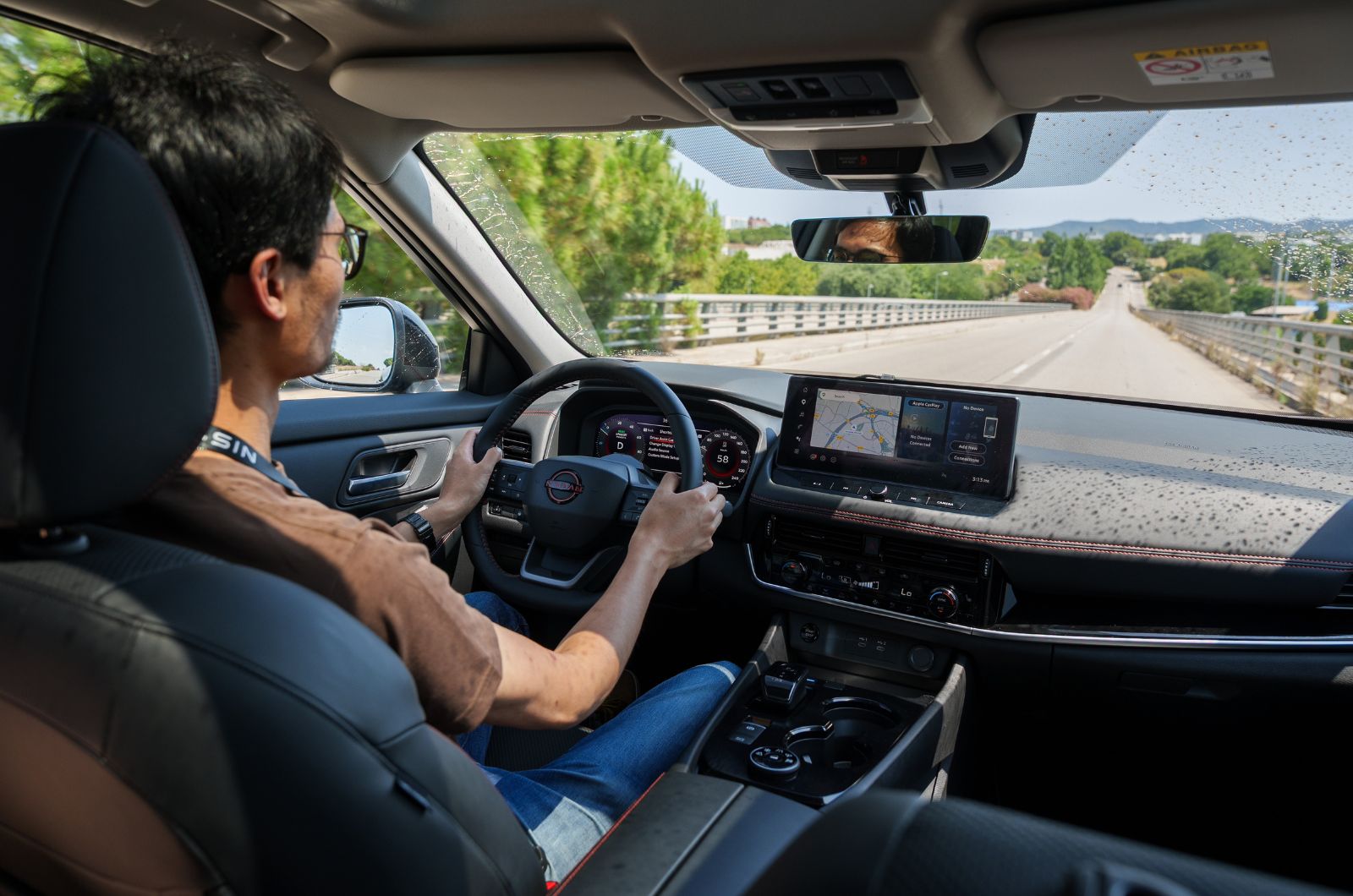 Nissan X-Trail Interior driving Lawrence Cheung