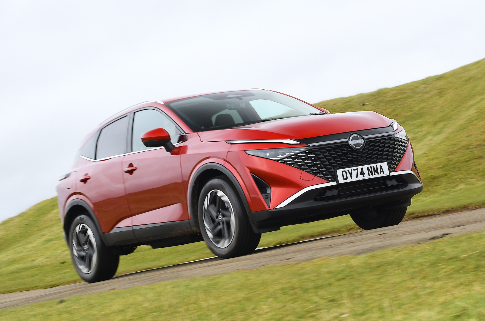 Nissan Qashqai front driving