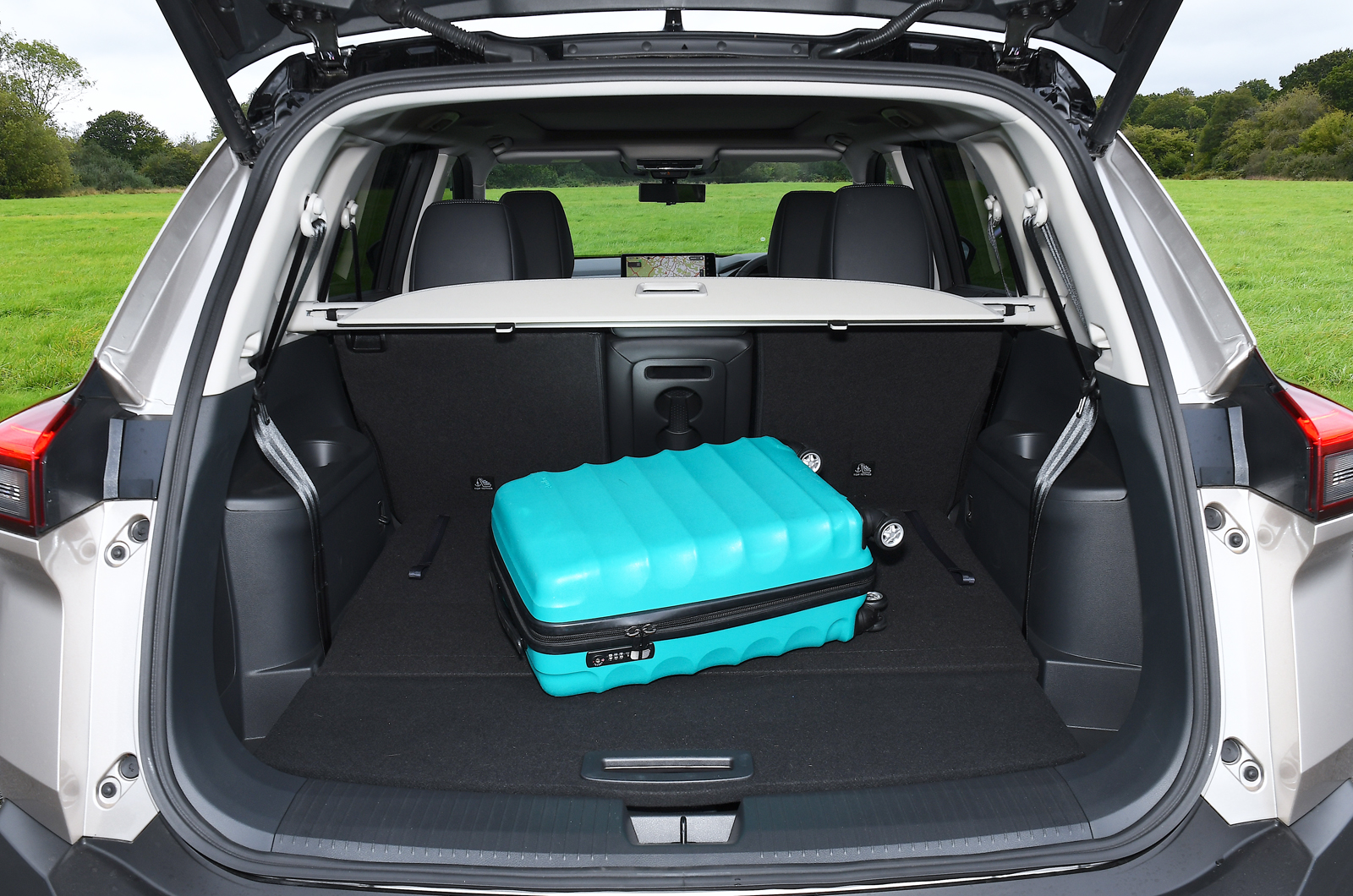 Nissan X-Trail boot