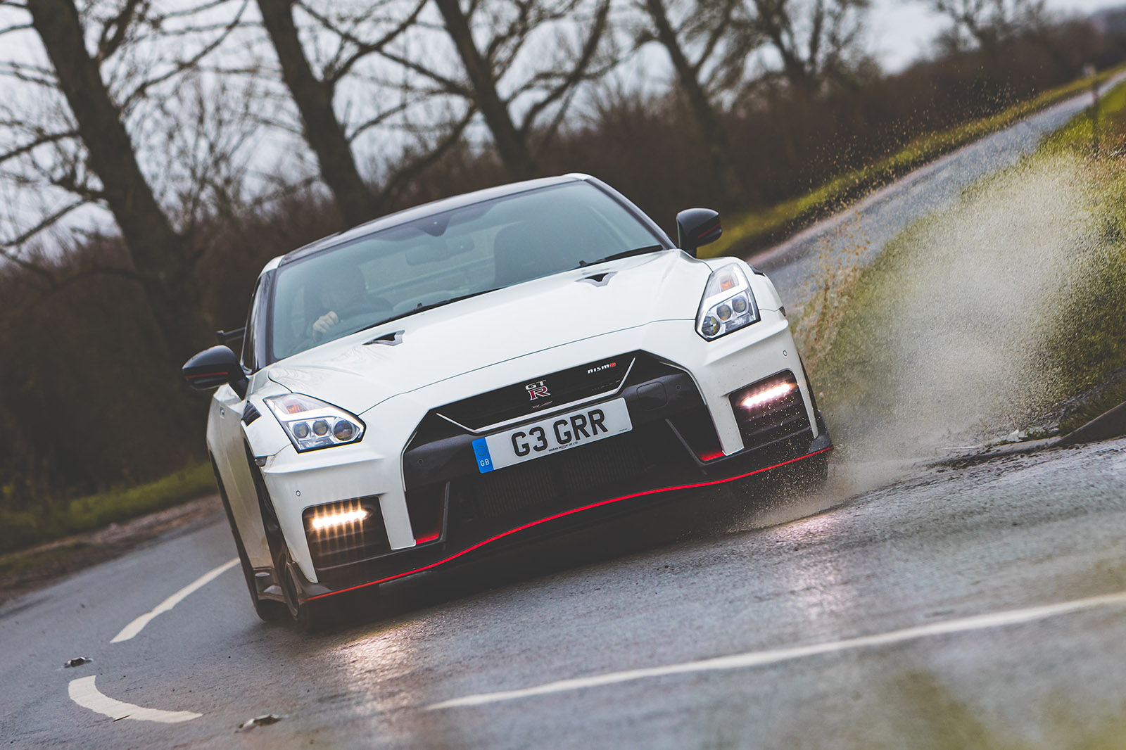 Nissan GT-R 2021 front cornering