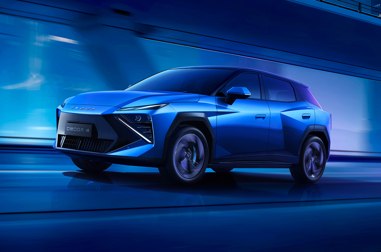 Omoda 4 front driving