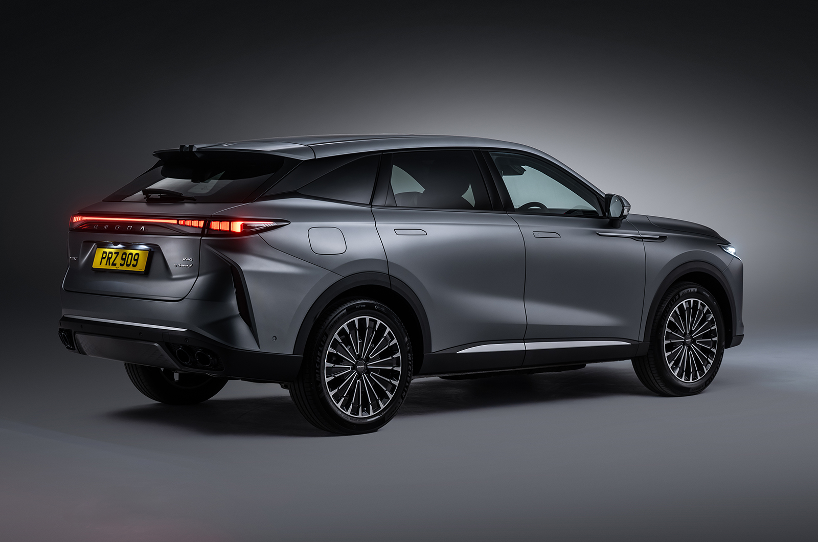 Omoda 9 rear three quarters static