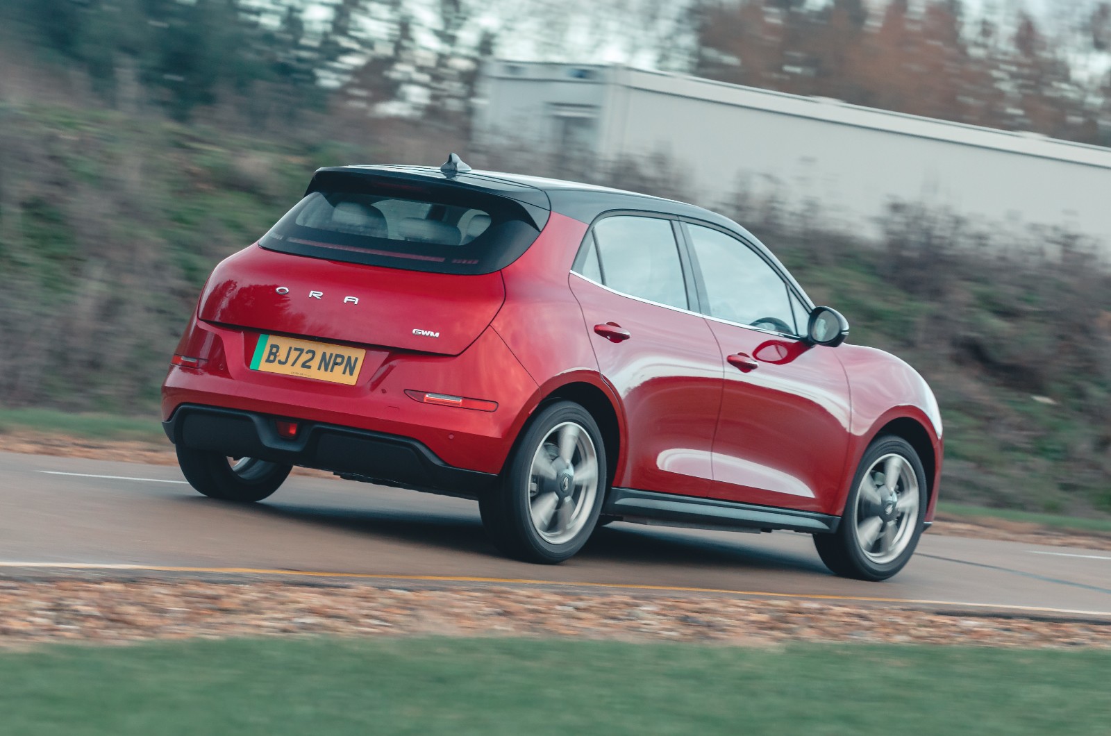 MG 4 EV rear cornering