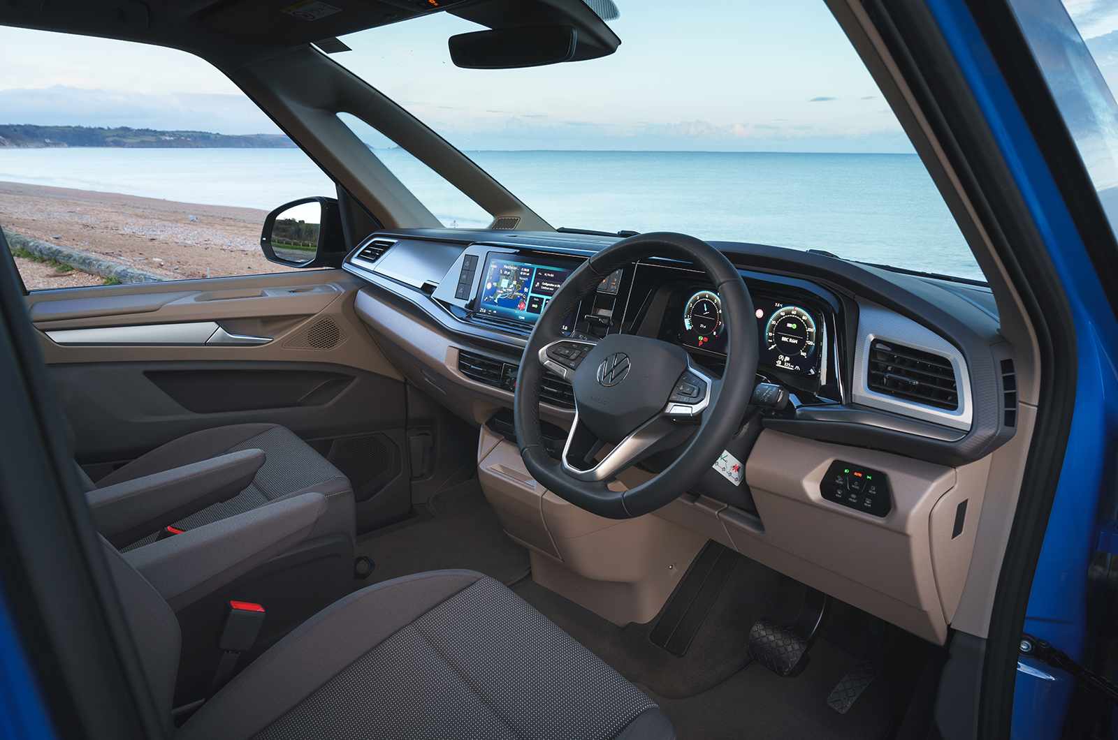 Volkswagen California interior, front