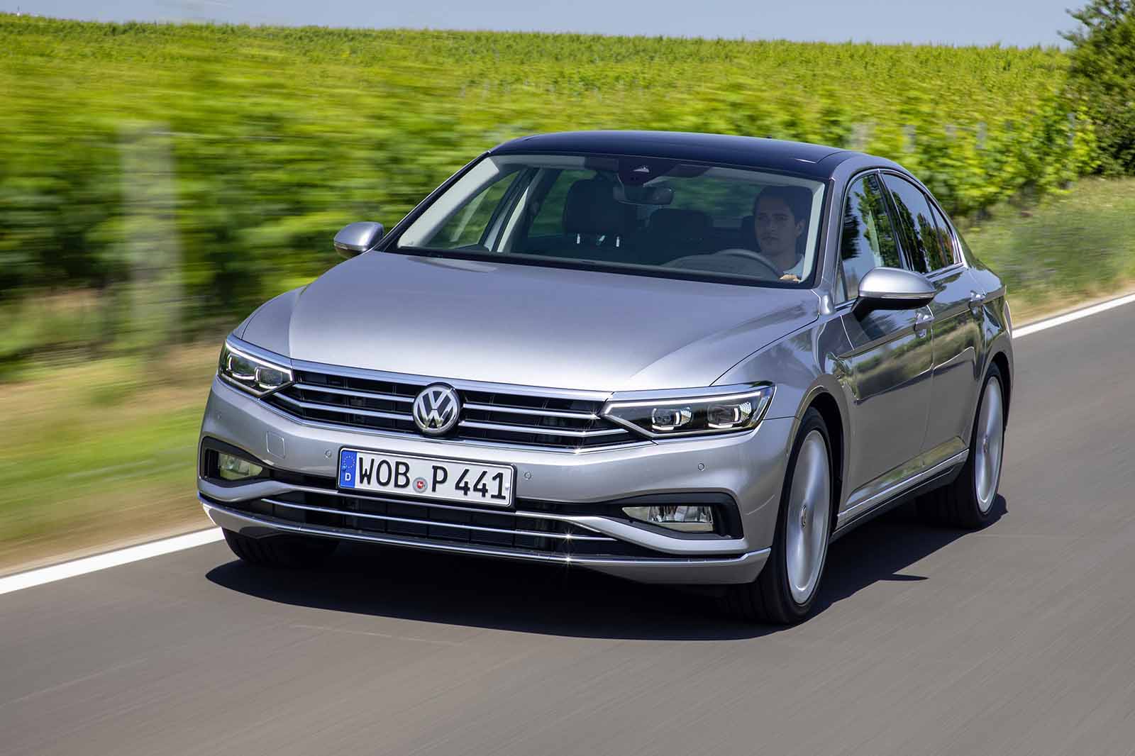 Volkswagen Passat Saloon 2019 front tracking 
