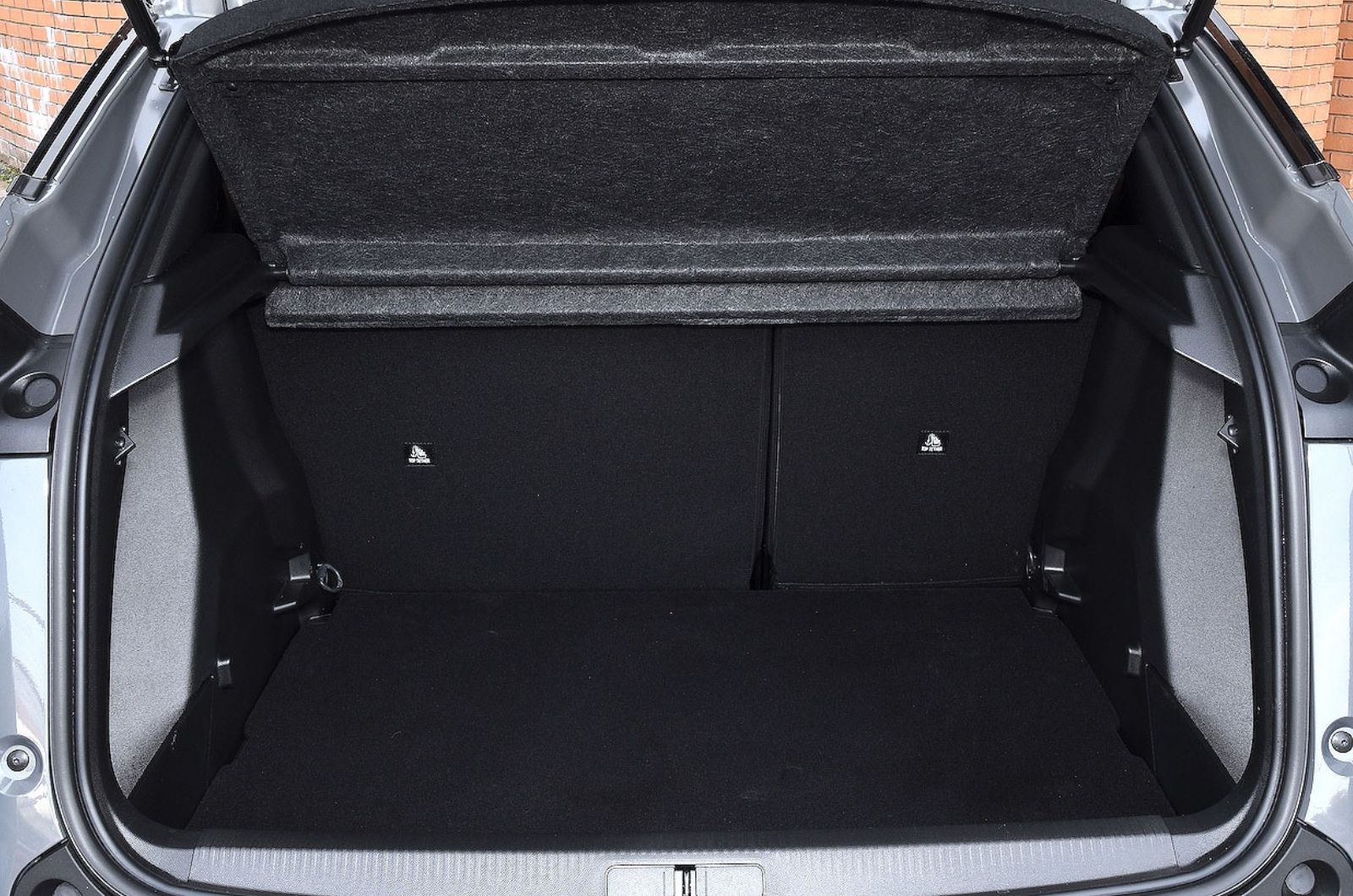 Peugeot 2008 boot