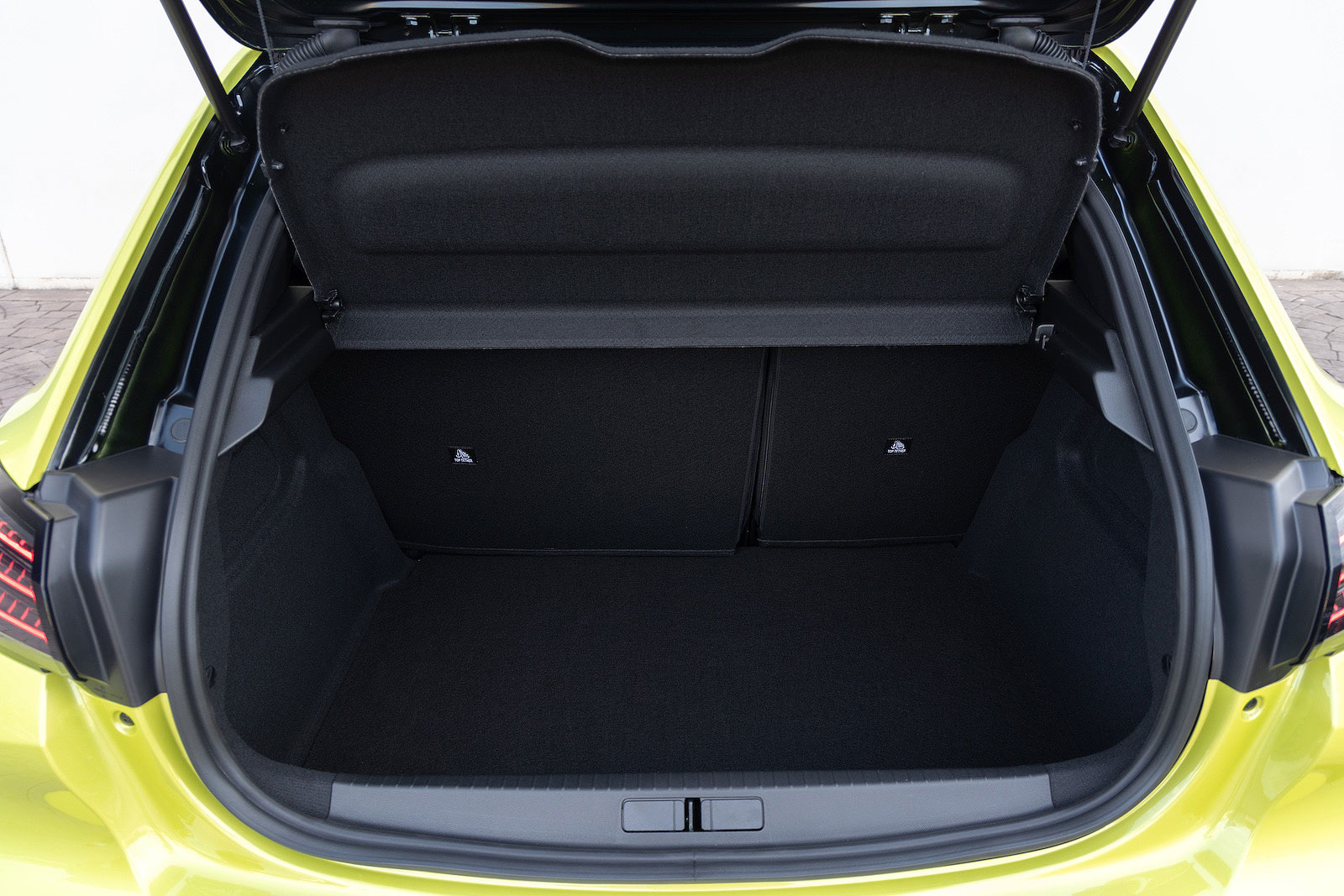 Peugeot 208 boot open