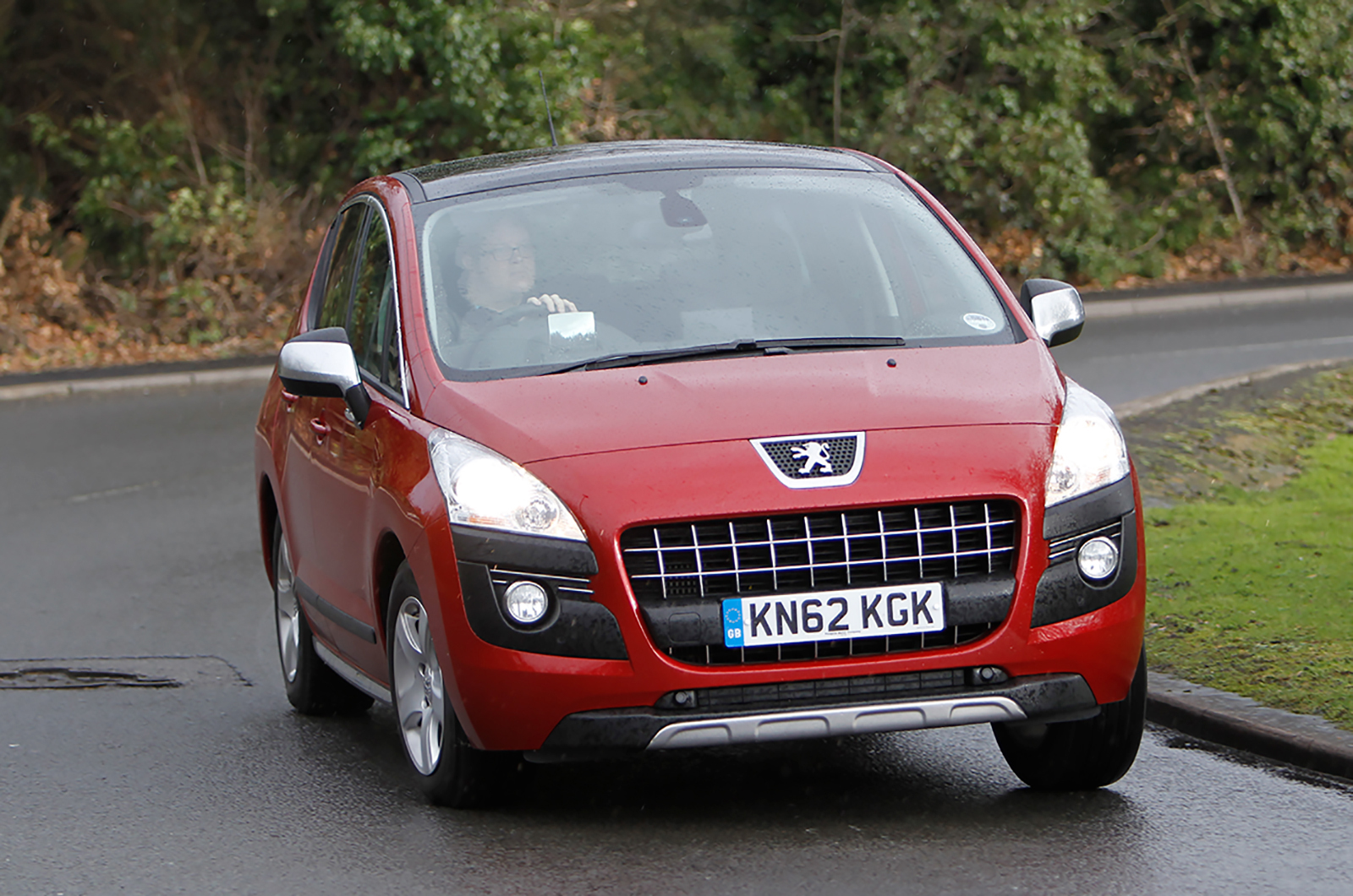 Peugeot 3008 front cornering 2010