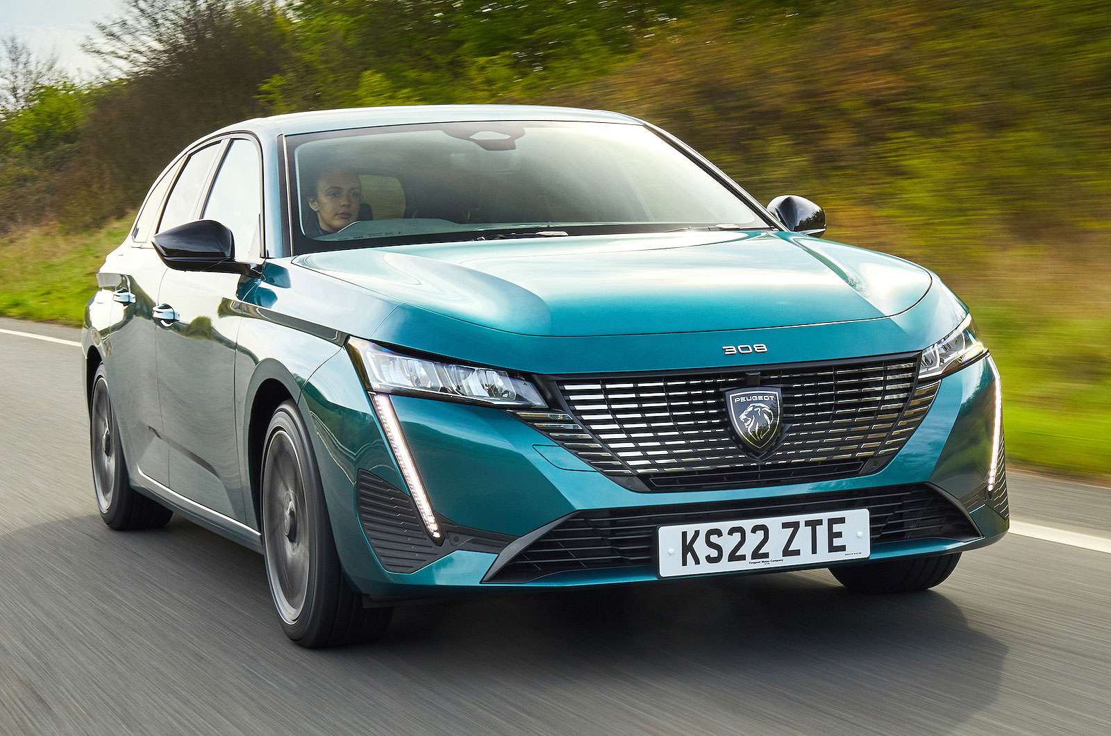 Peugeot 308 SW front right driving