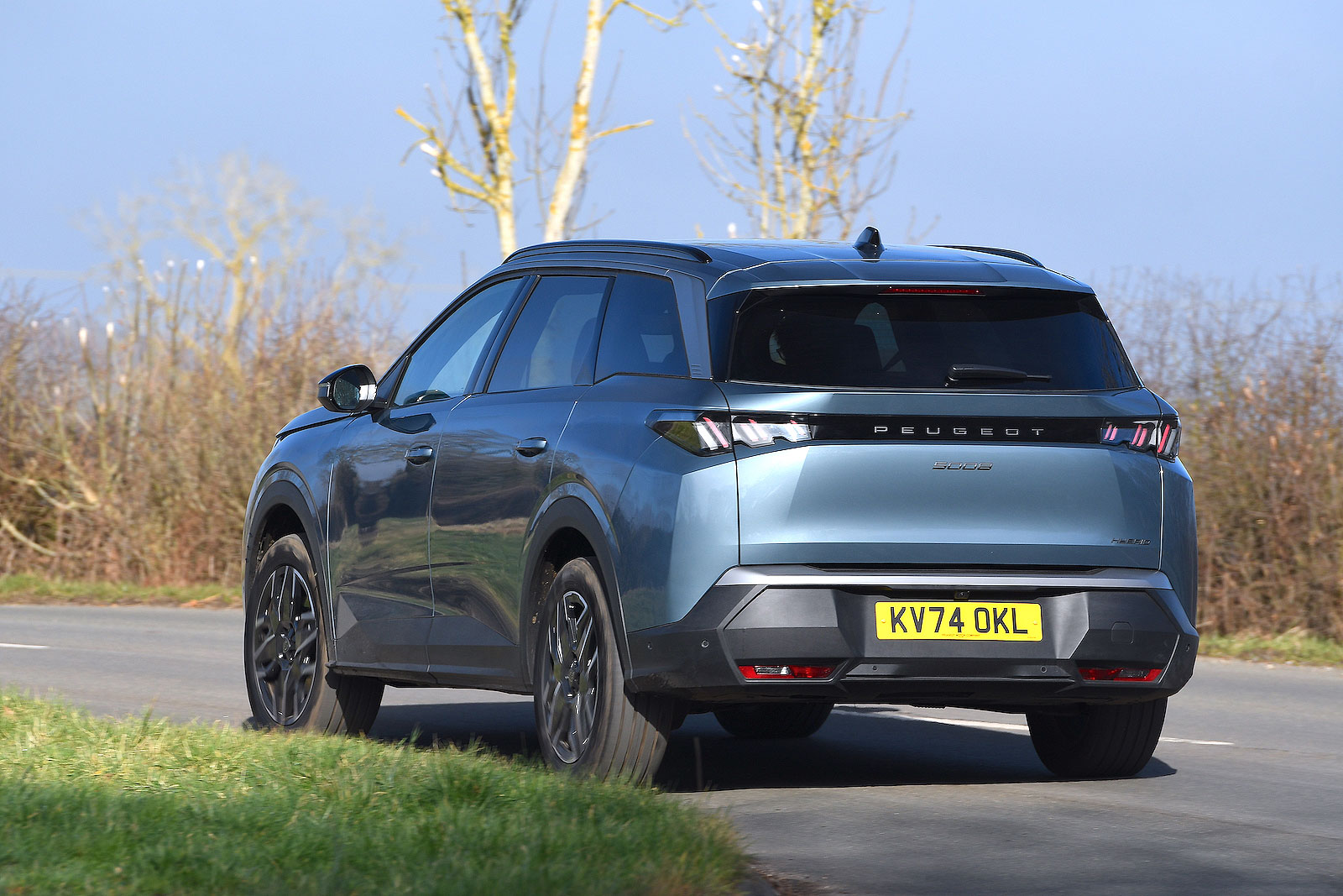 Peugeot 5008 rear cornering