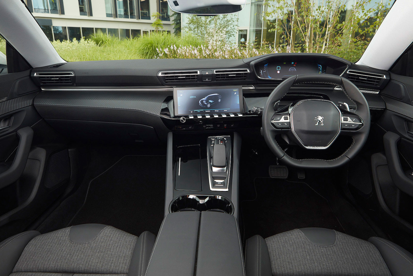 Peugeot 508 interior dashboard