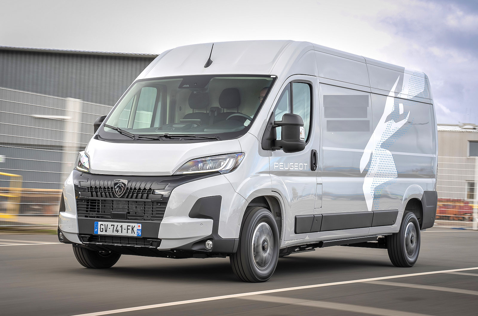 Peugeot Boxer front left driving