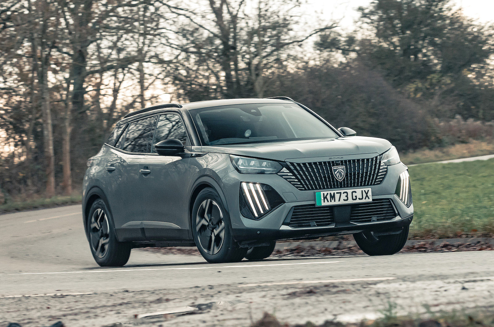 Peugeot e-2008 front cornering