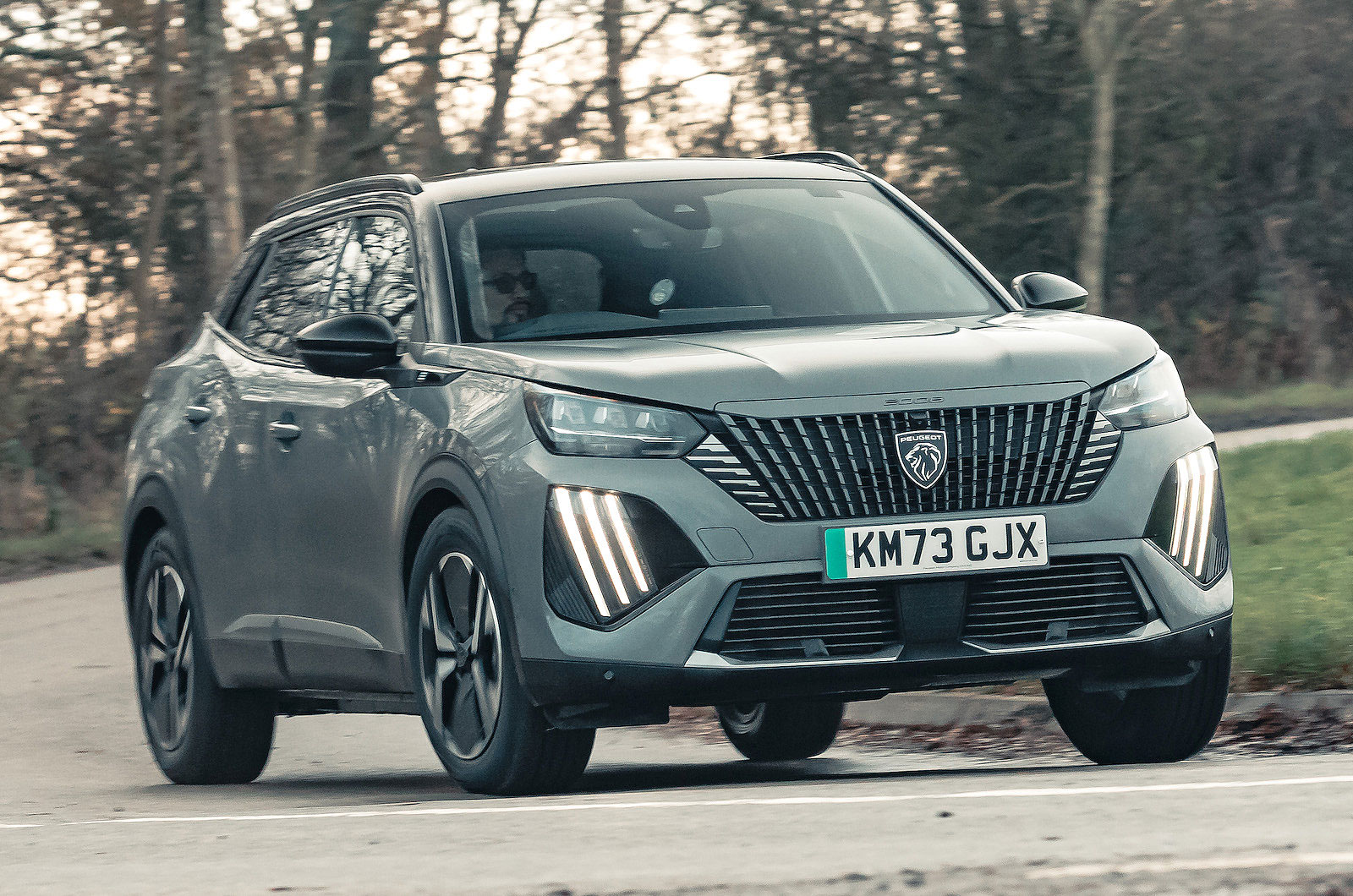 Peugeot e-2008 front cornering