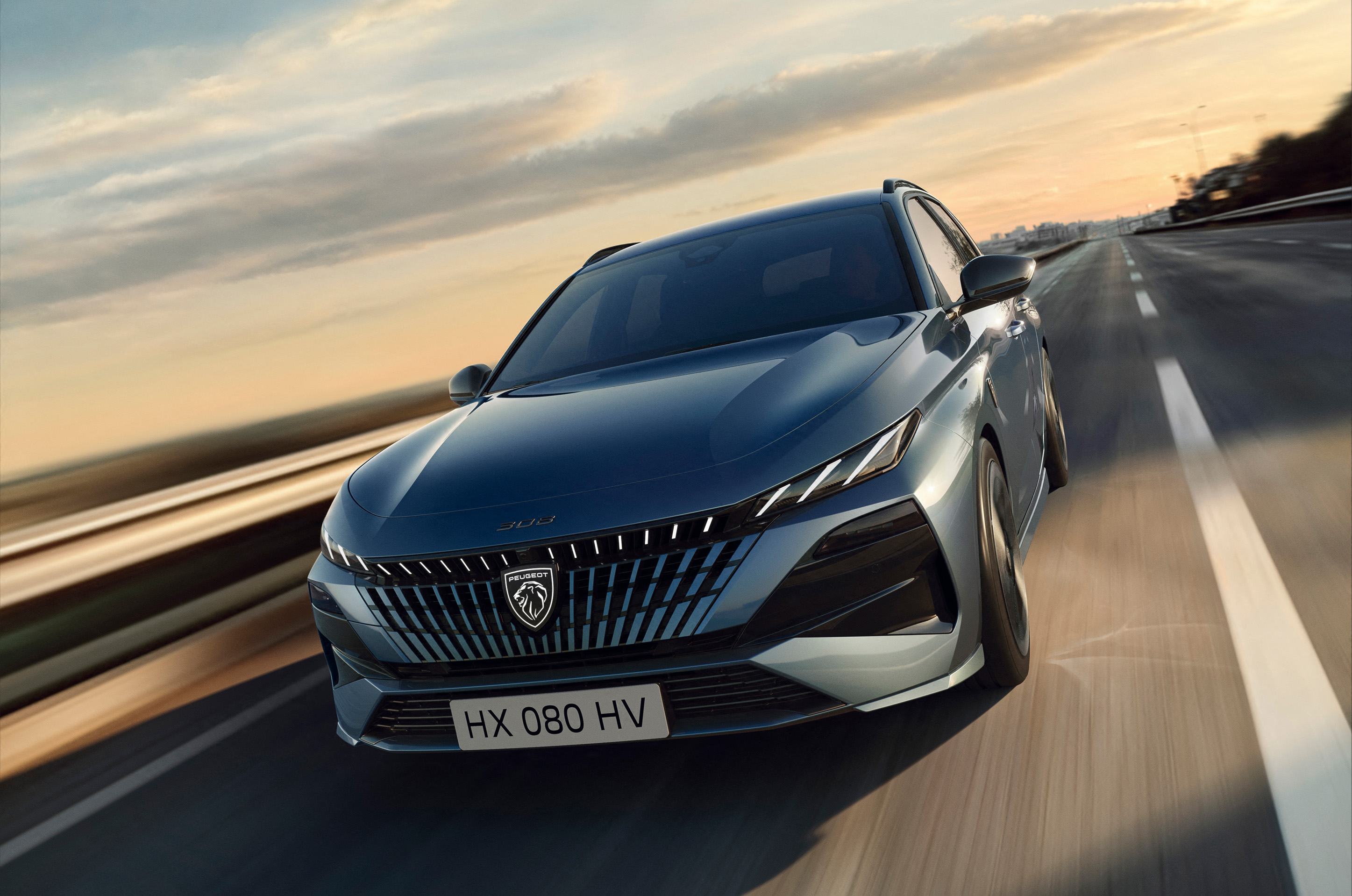 Peugeot e-308 SW front driving