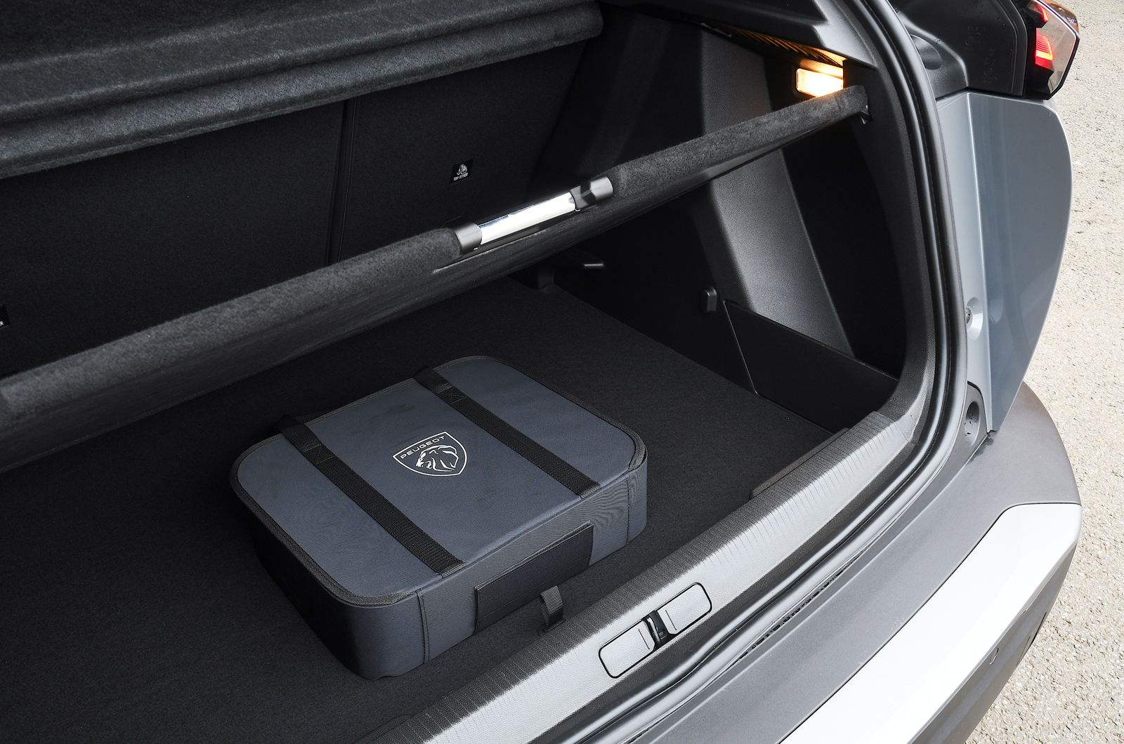Peugeot e-2008 charging cable storage