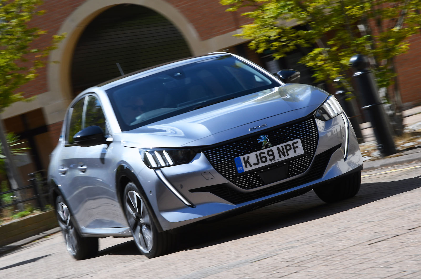 Used Peugeot e-208 front