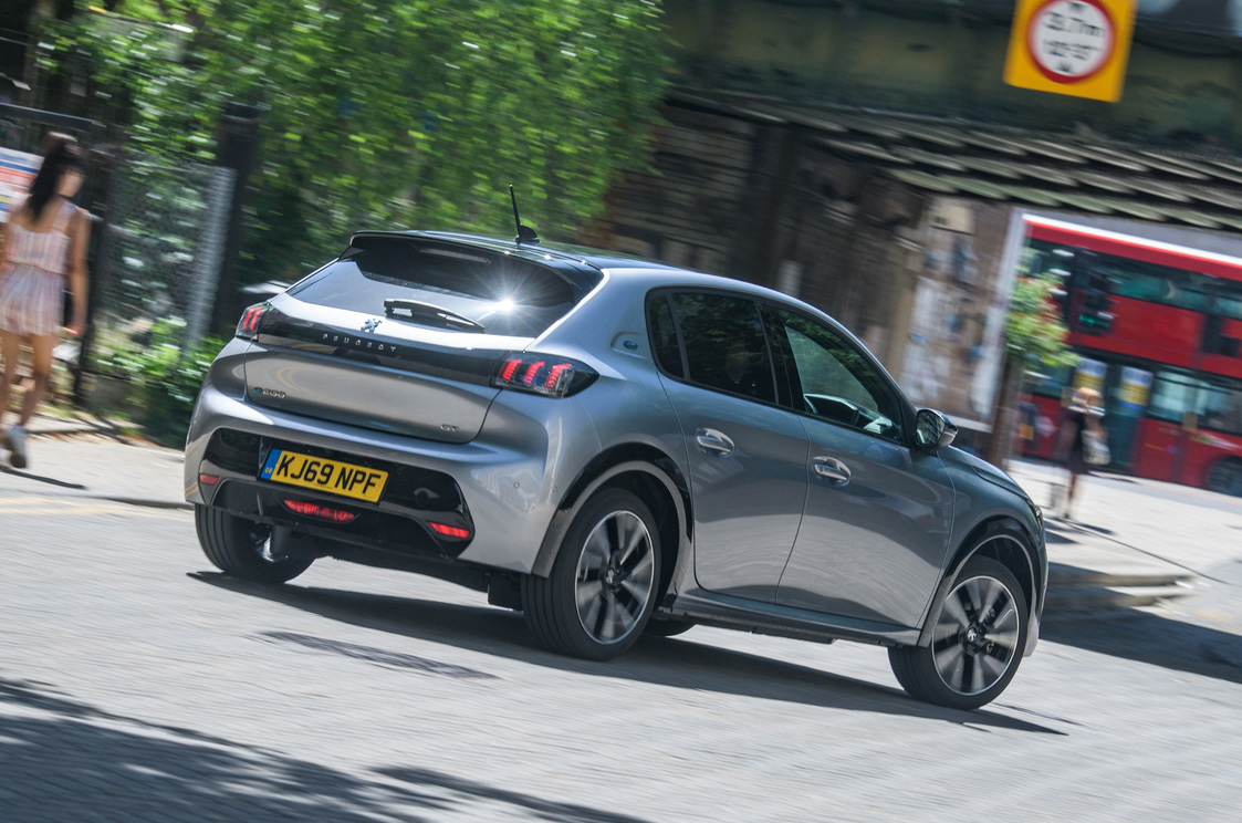 Peugeot e-208 rear