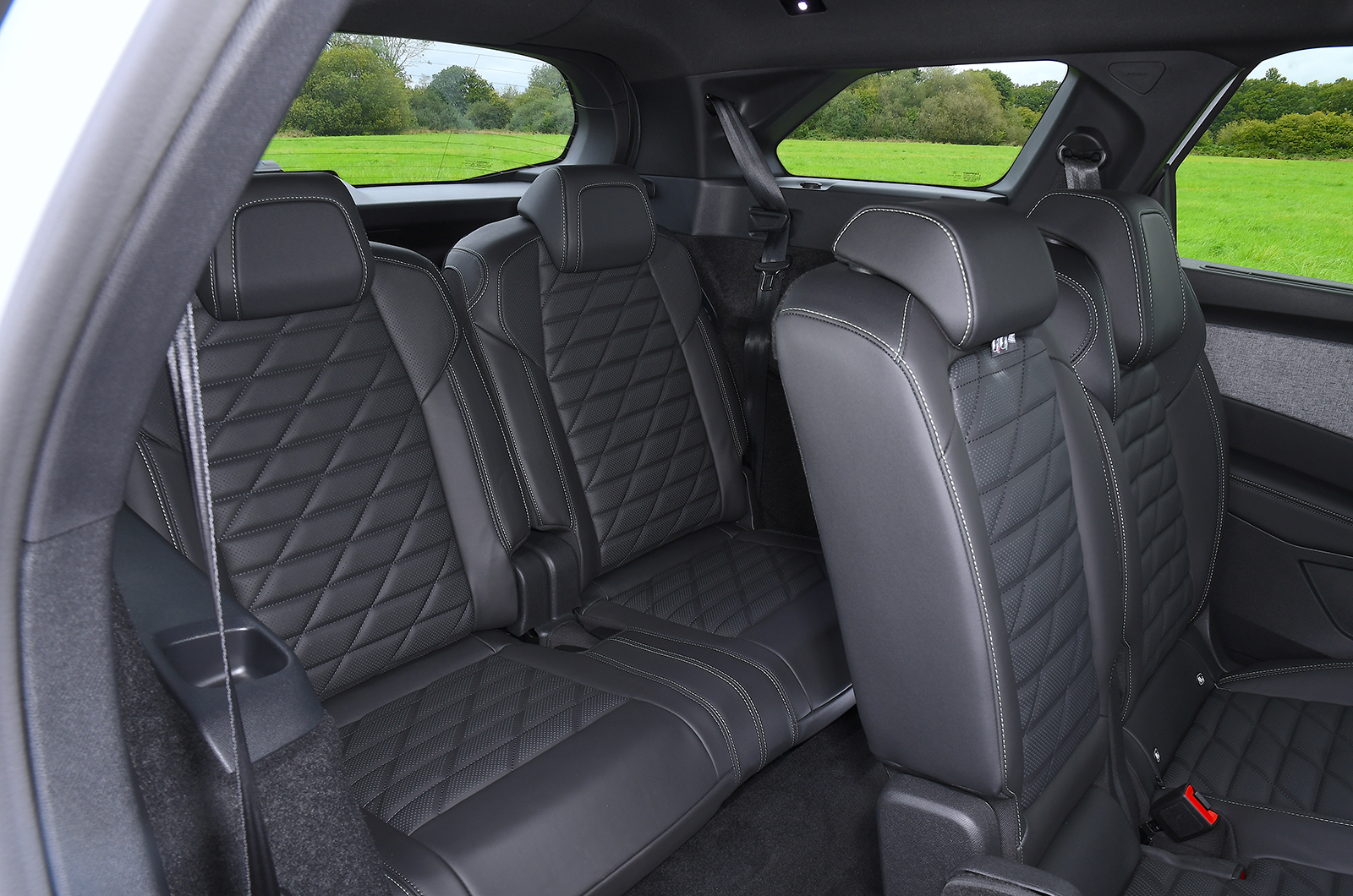 Peugeot E-5008 rear seats