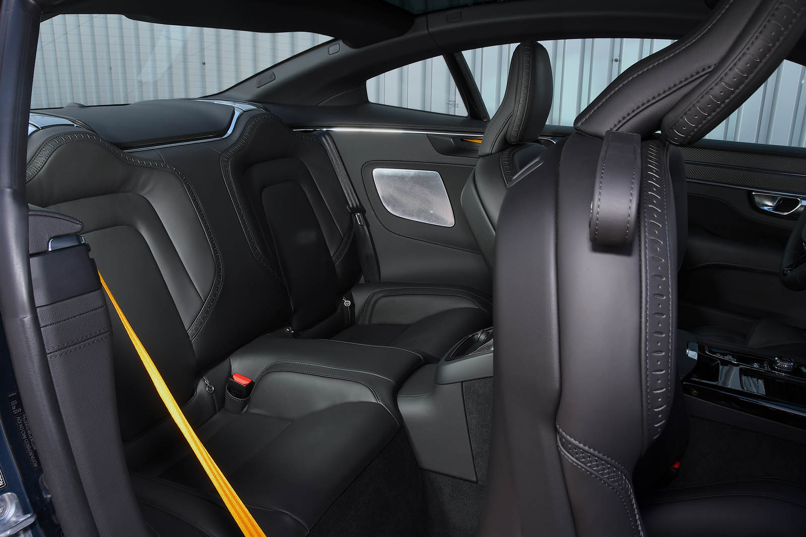 Polestar 1 2021 rear seats