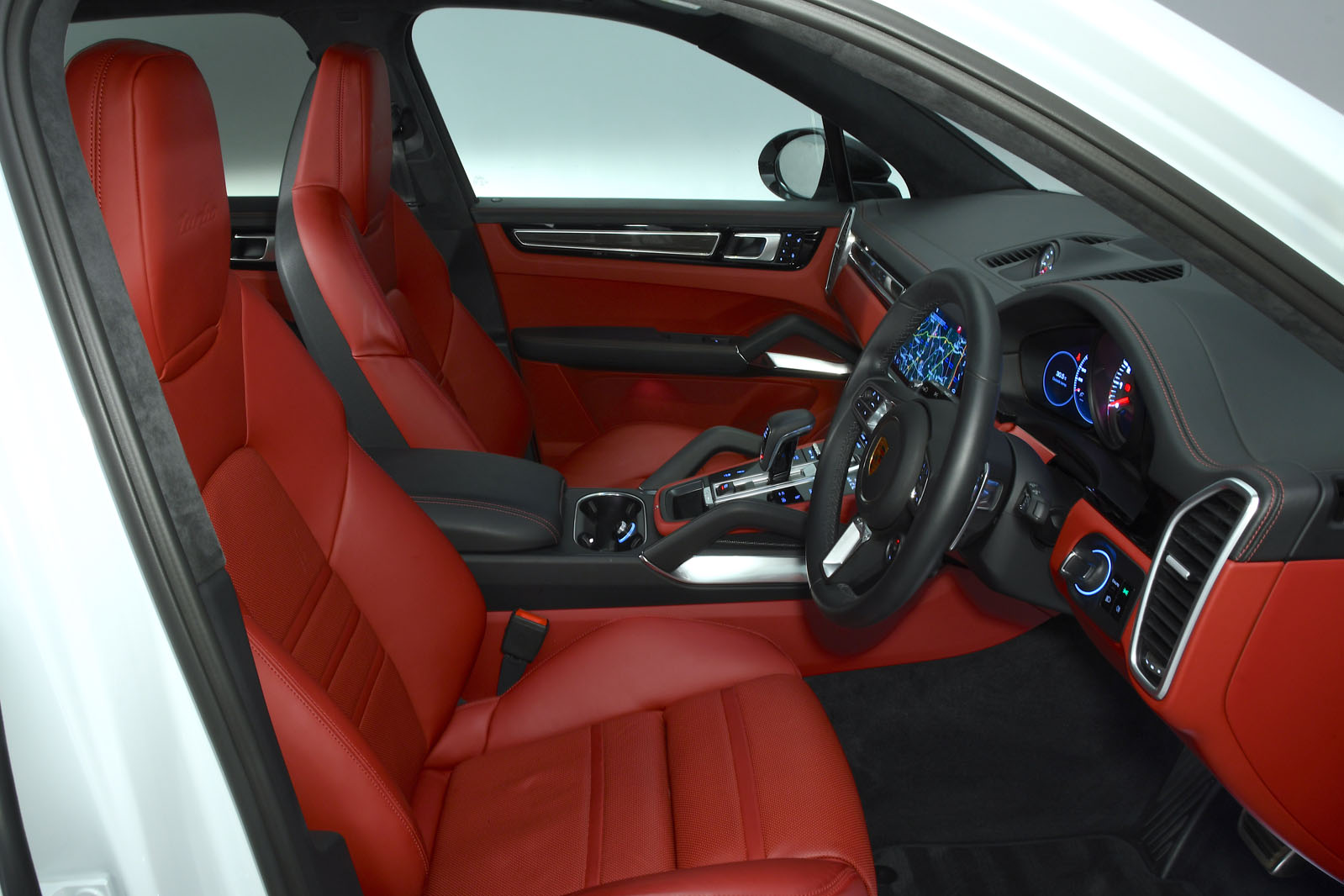 Used Porsche Cayenne 2018-present interior front seats