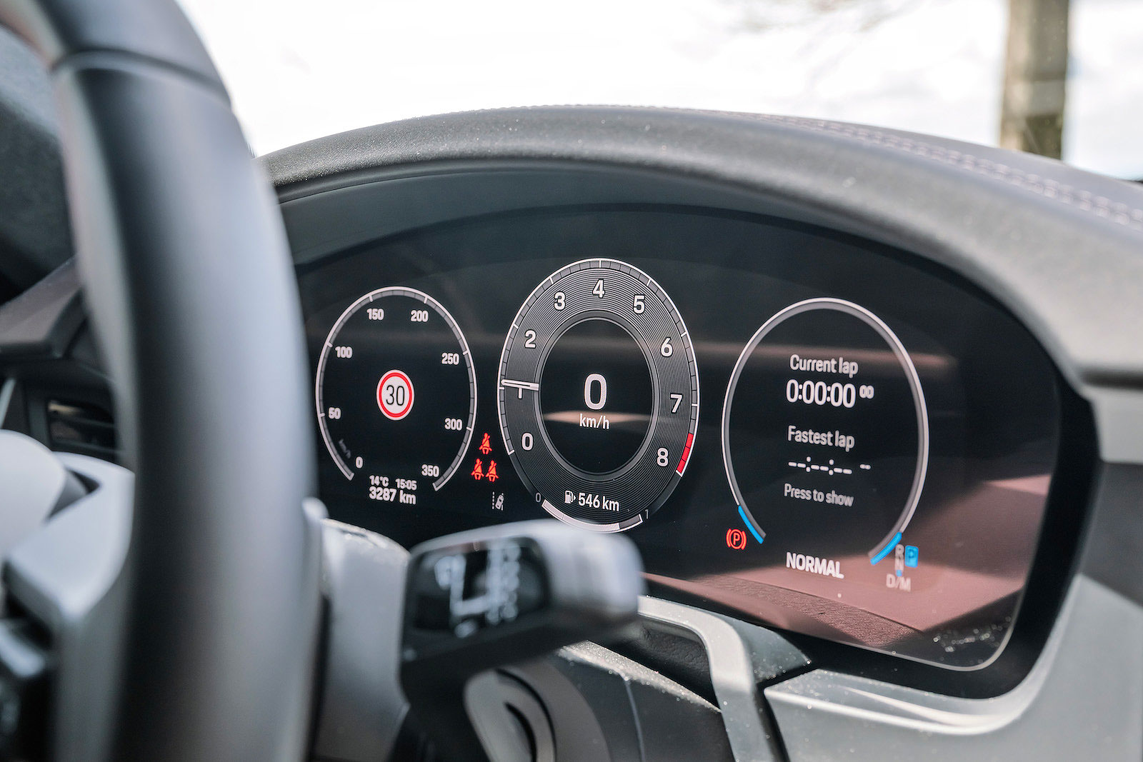Porsche 911 driver display