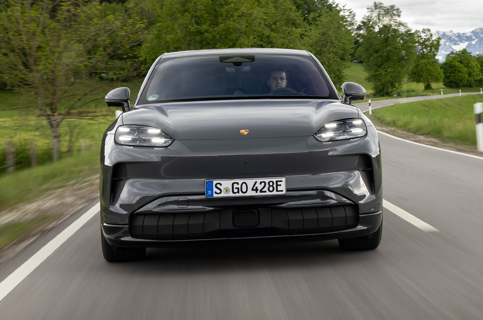 Porsche Cayenne Coupé Electric driving front