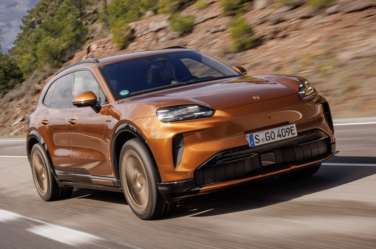 Porsche Cayenne Electric driving front