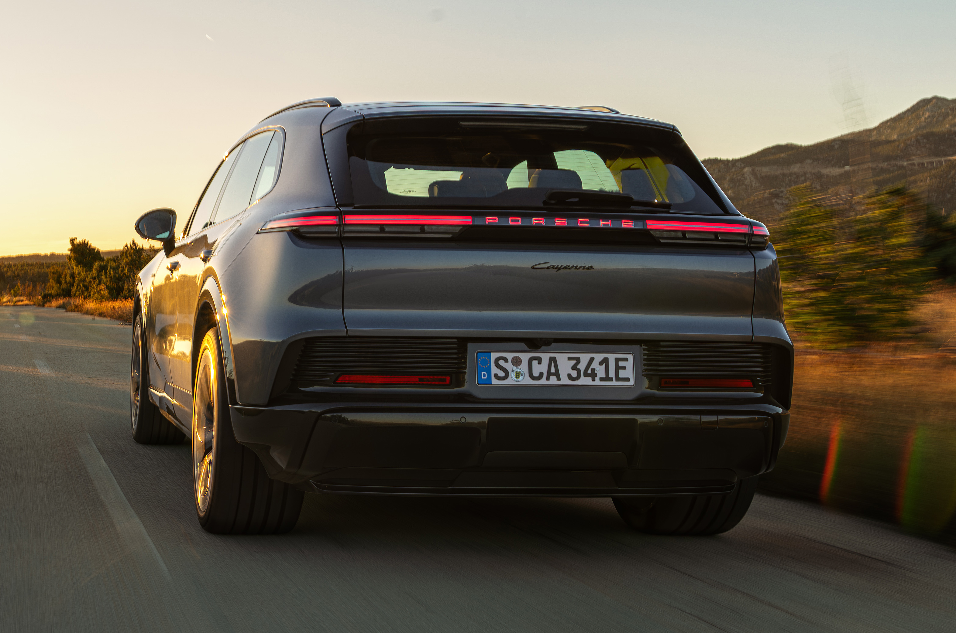Porsche Cayenne Electric rear driving