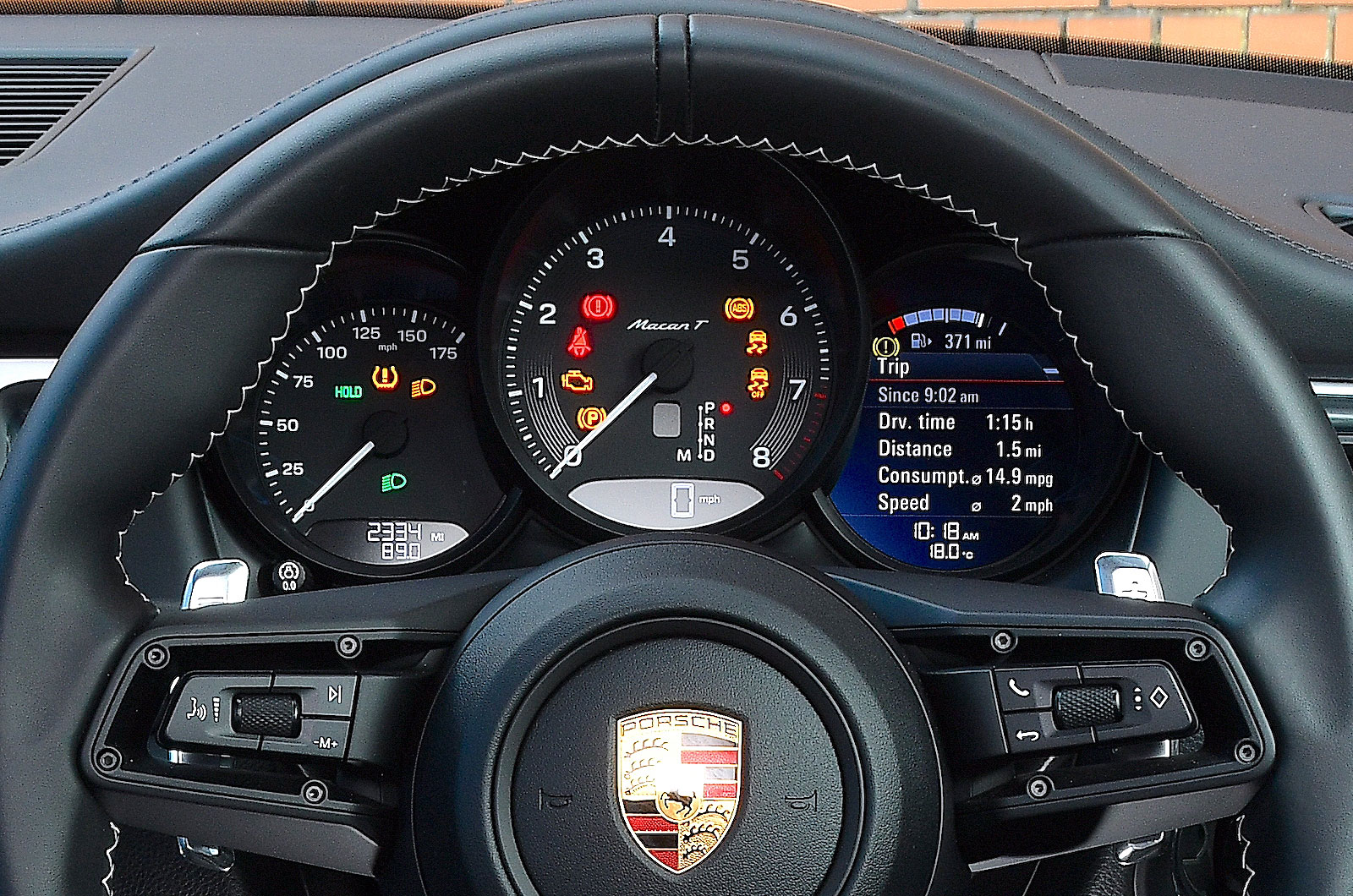 Porsche Macan interior driver display