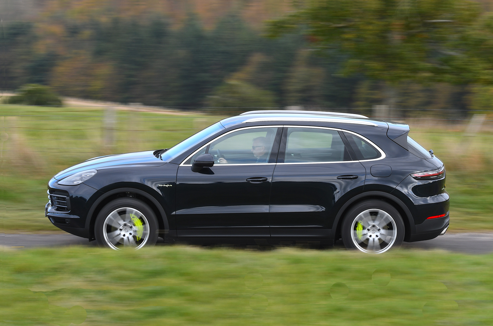 Porsche Cayenne E-Hybrid side
