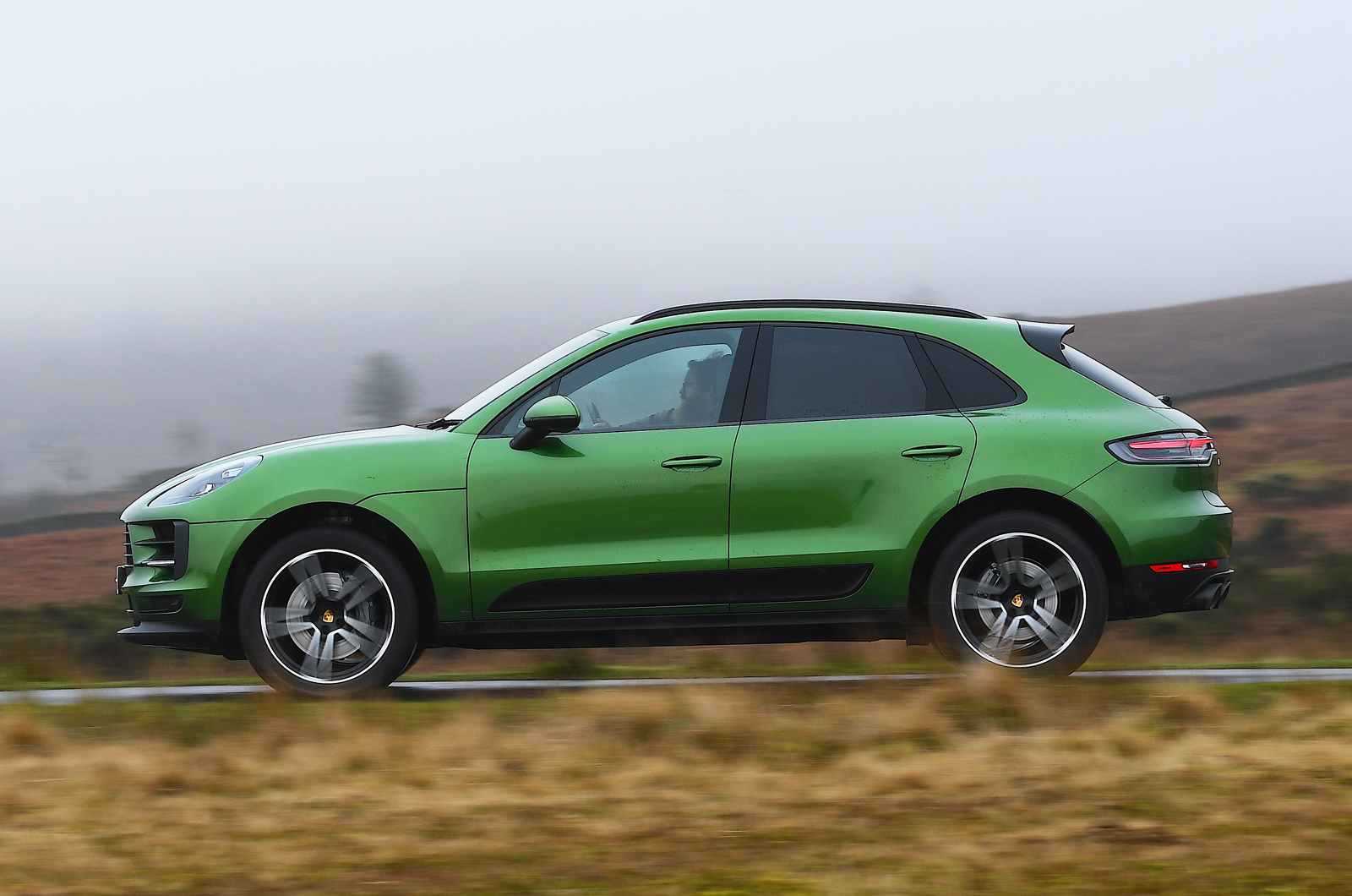 Porsche Macan S side