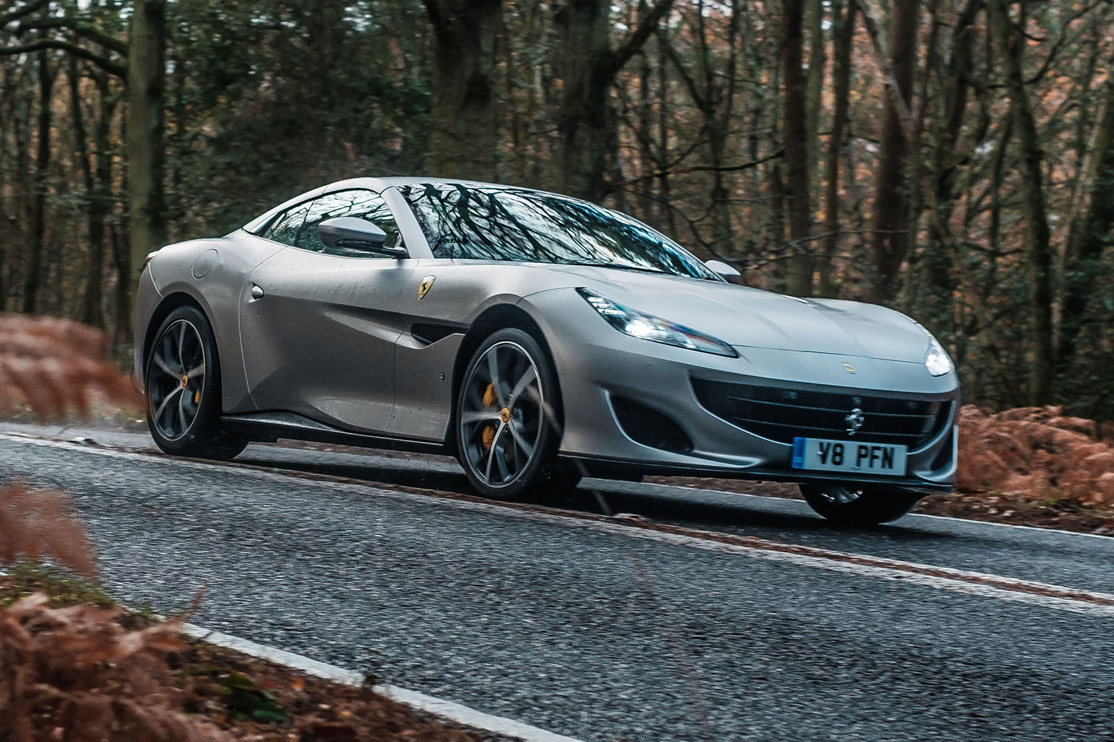 Ferrari Portofino 2019 front left cornering shot