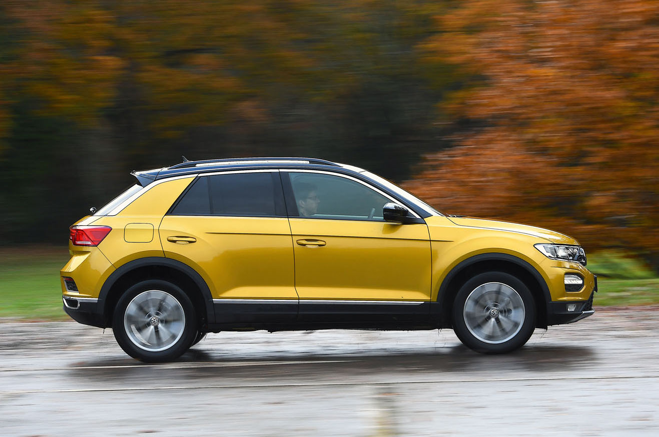 Volkswagen T-Roc driving