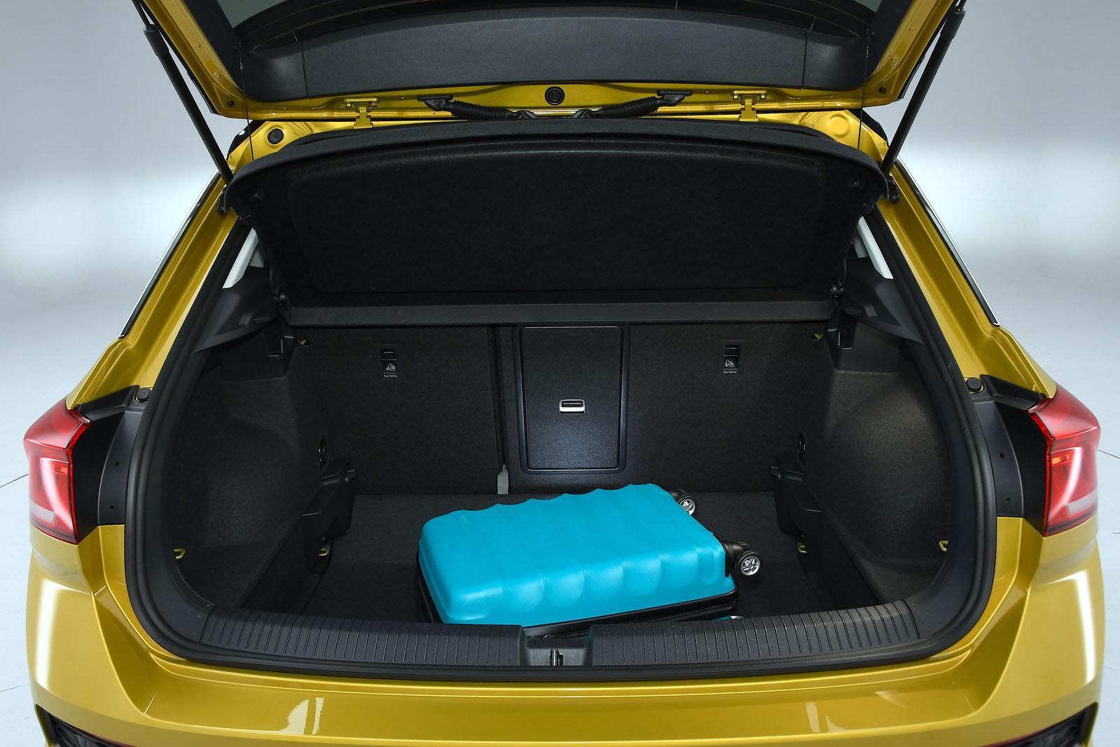 Volkswagen T-Roc boot