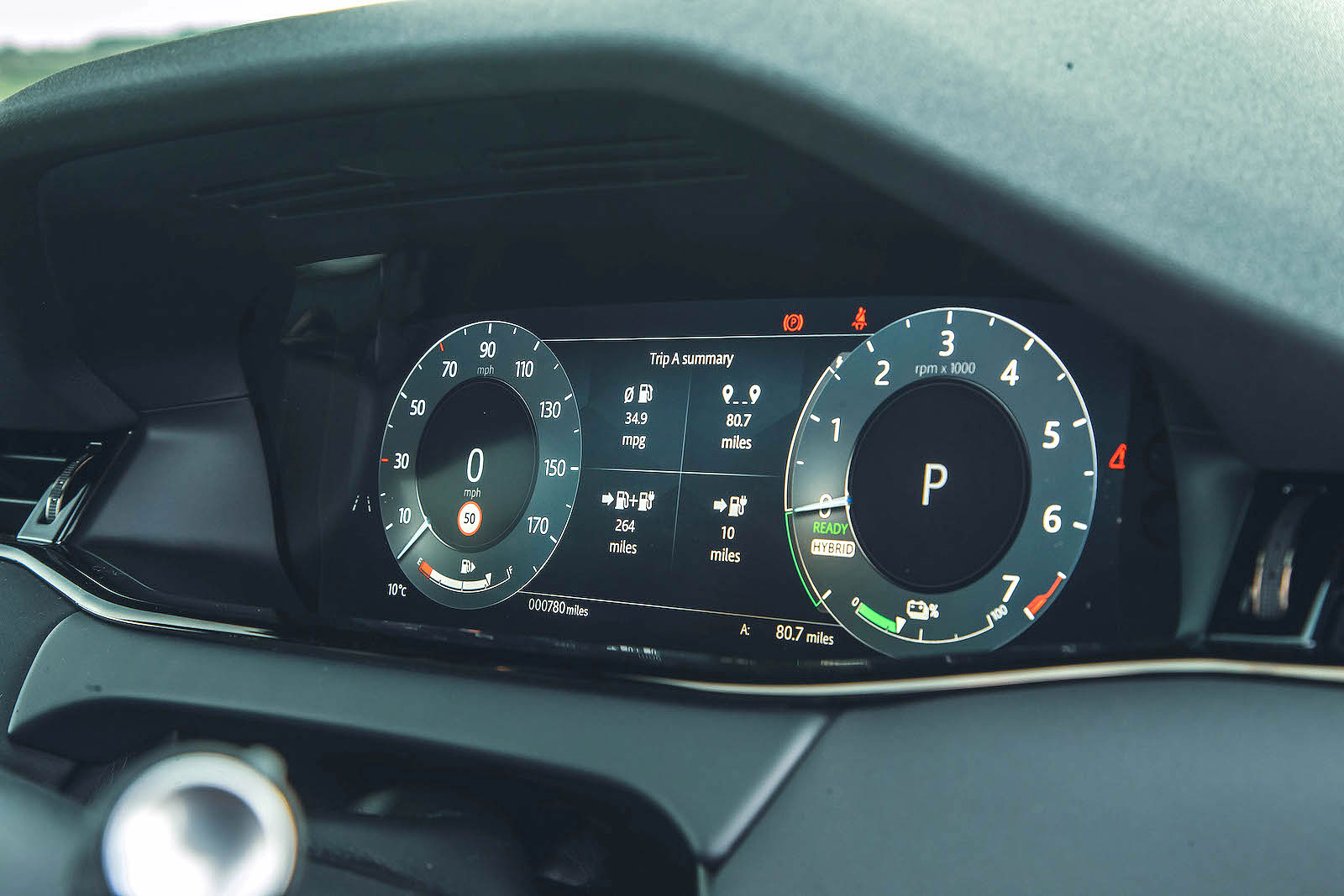 Range Rover Evoque driver display