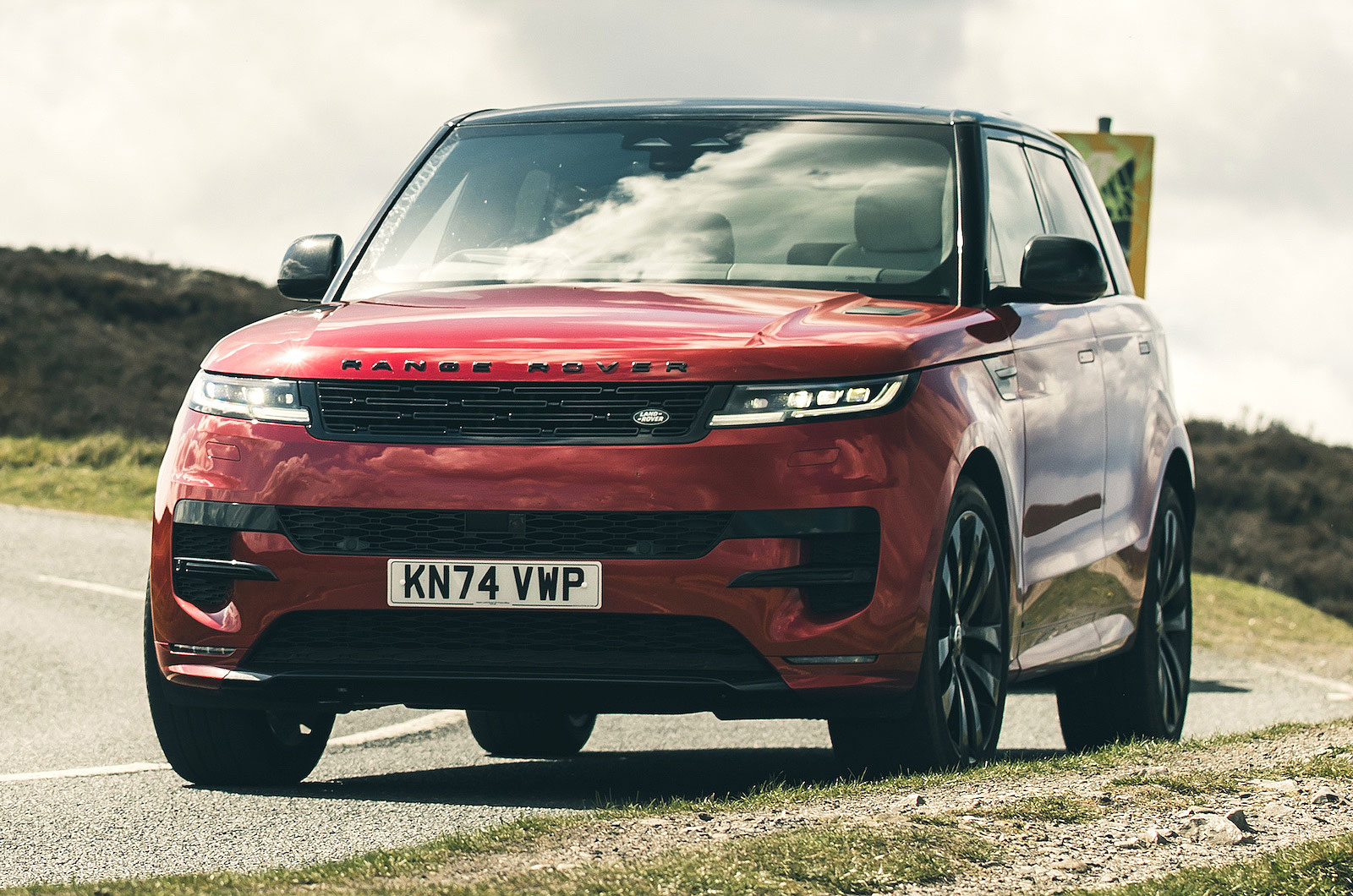Range Rover Sport front cornering