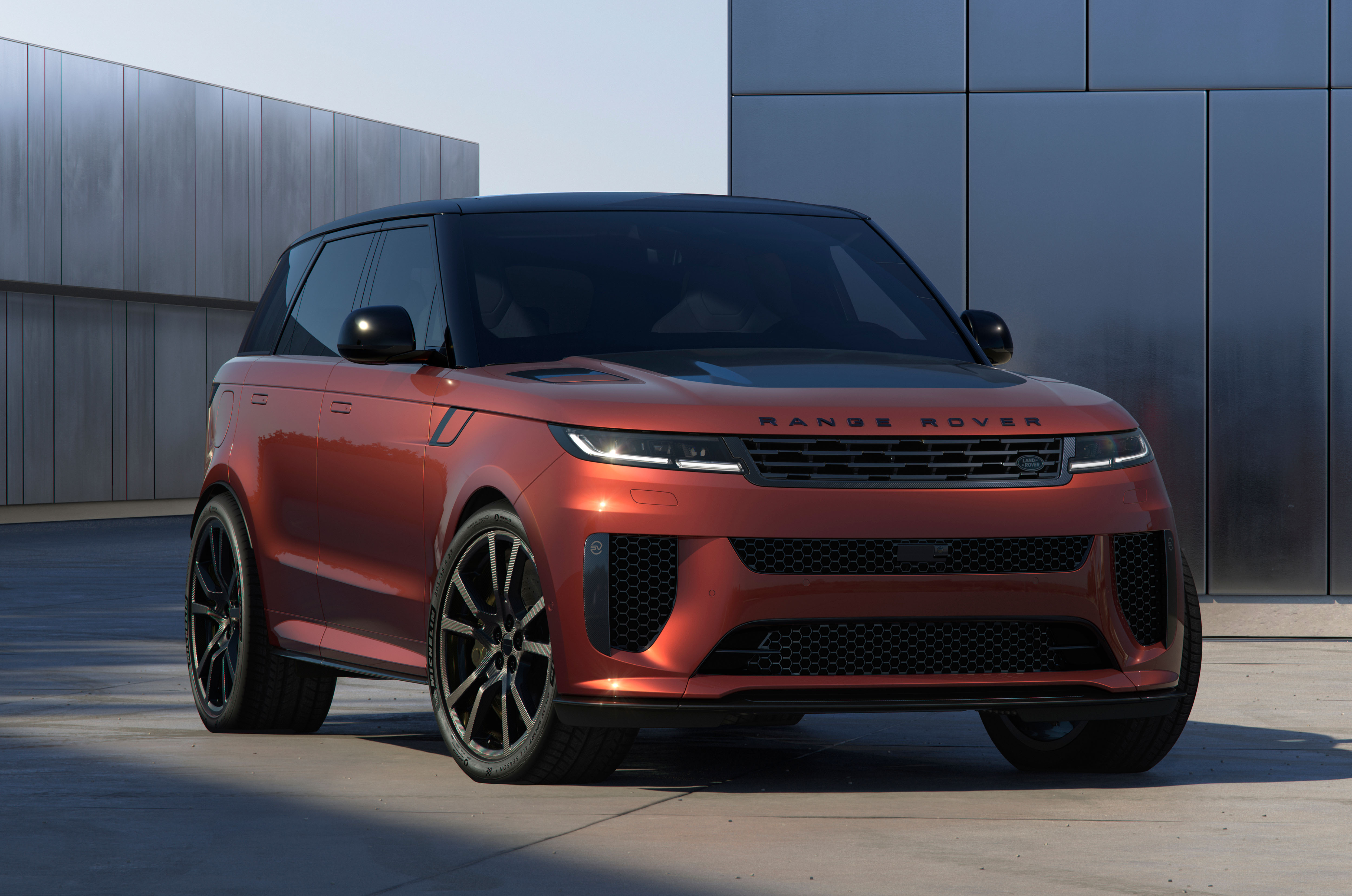 Range Rover Sport SV Carbon front static