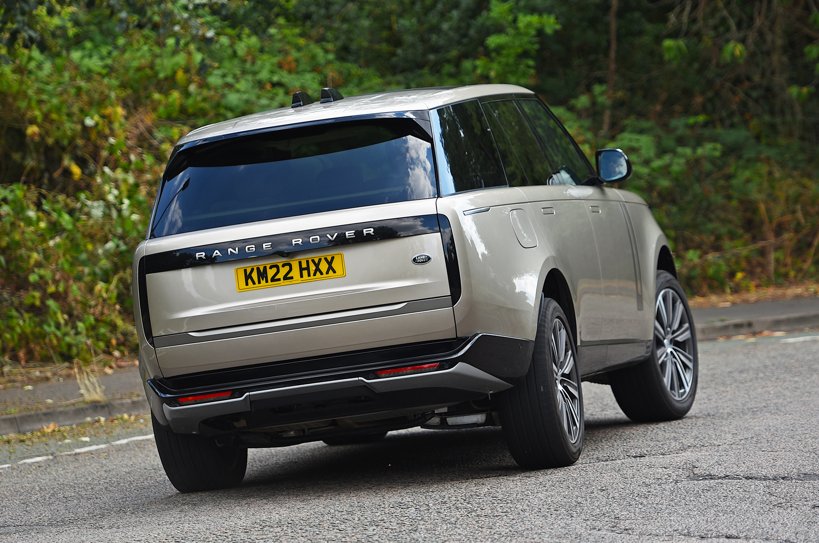 Range Rover 2022 rear cornering