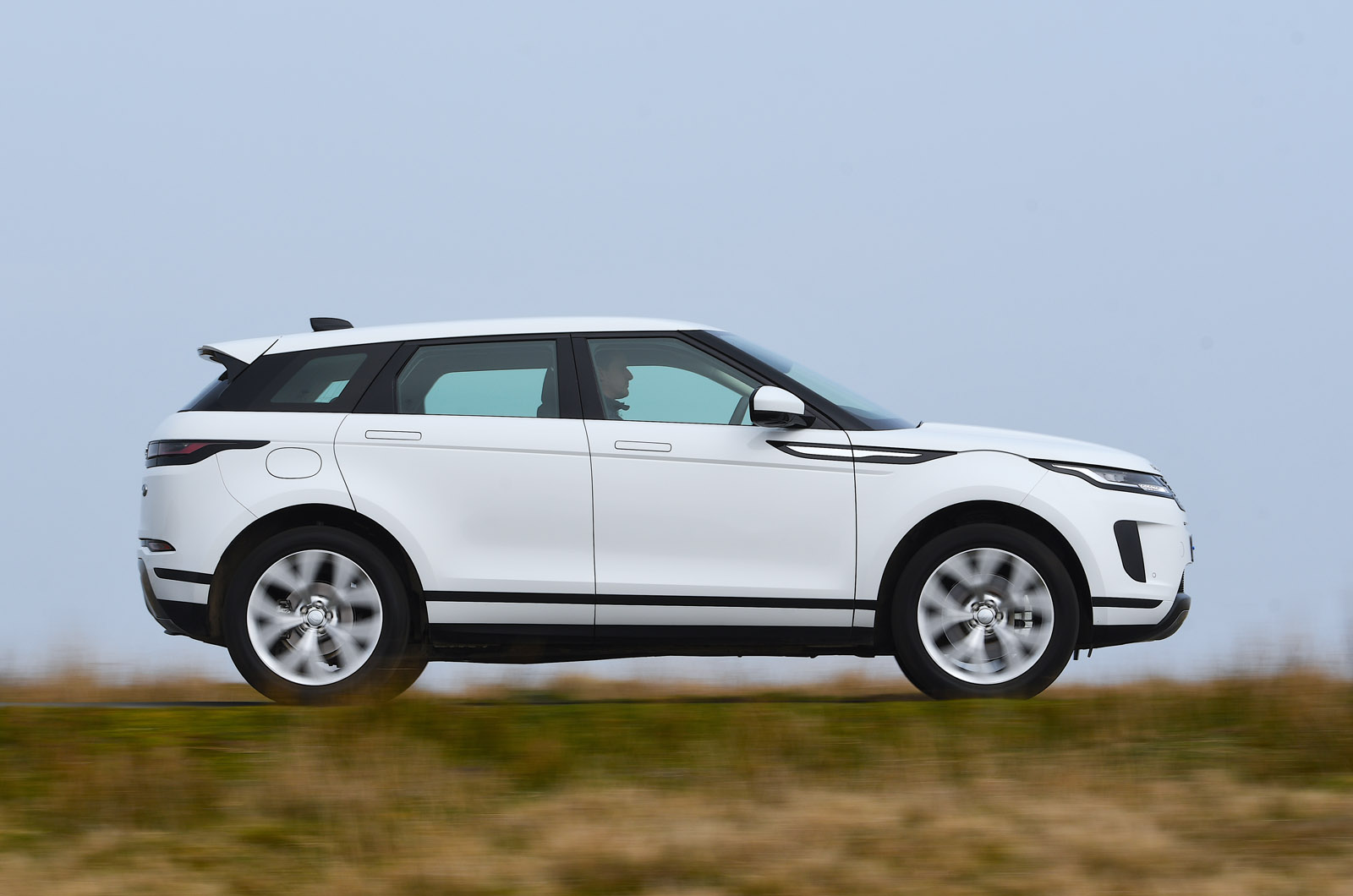 Range Rover Evoque 2019 side