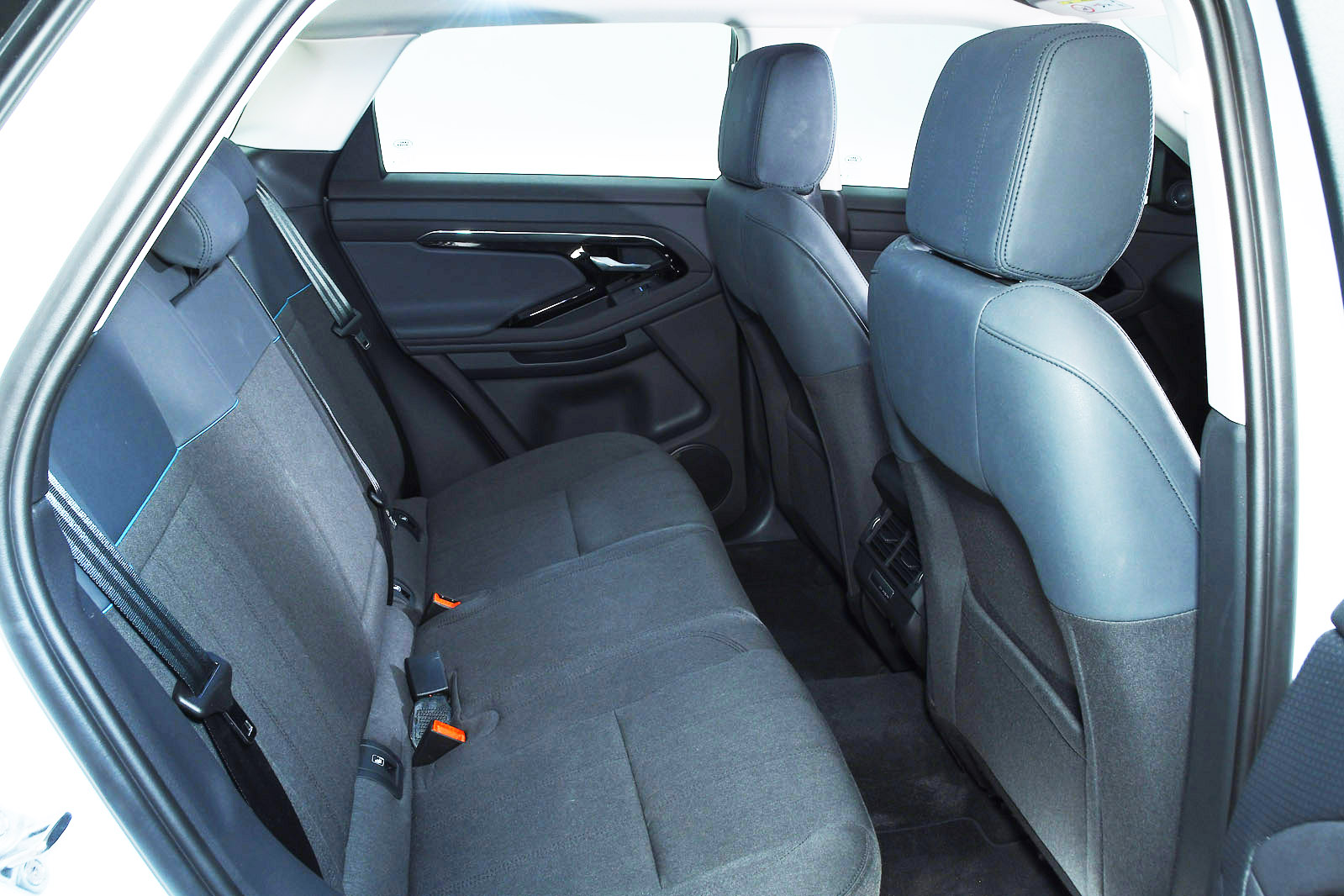 Range Rover Evoque 2020 rear seats