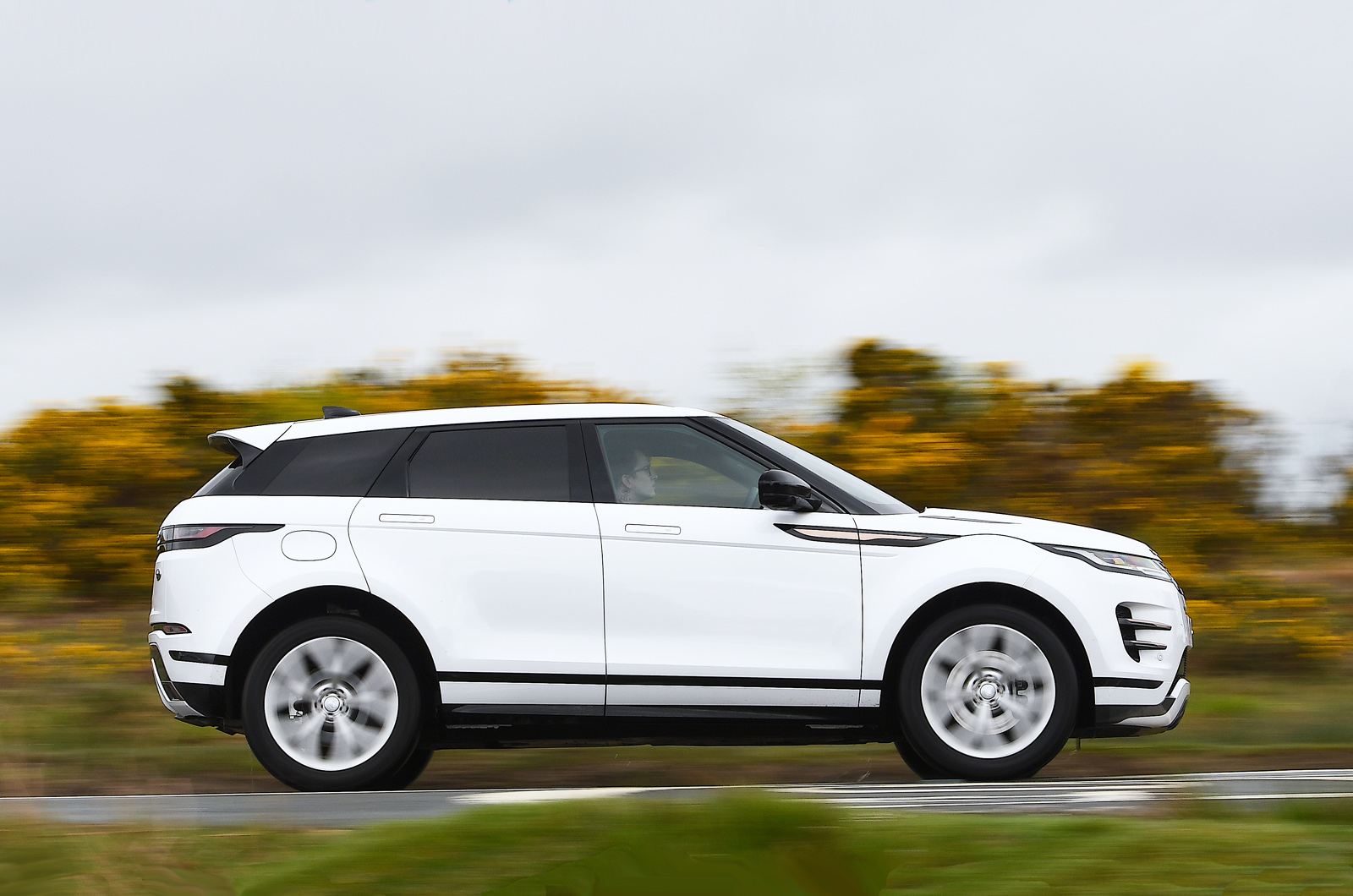 Range Rover Evoque side
