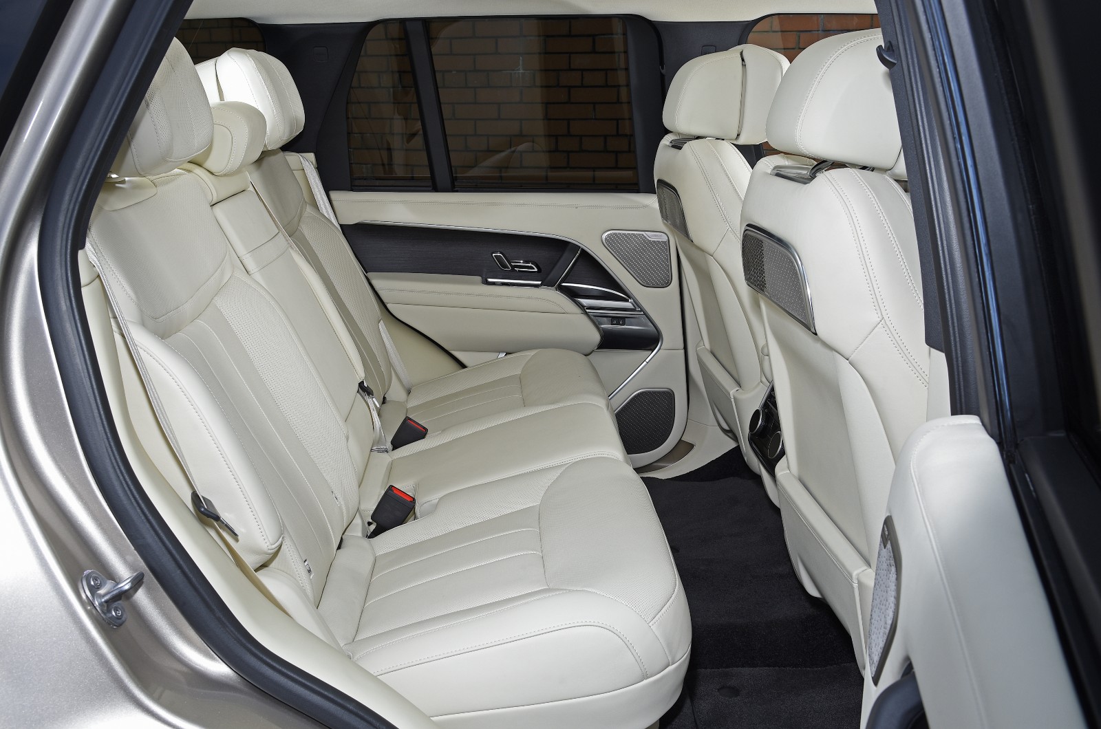 New Range Rover rear space