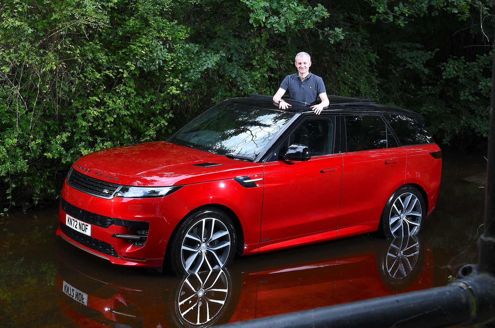 Range Rover Sport LT header