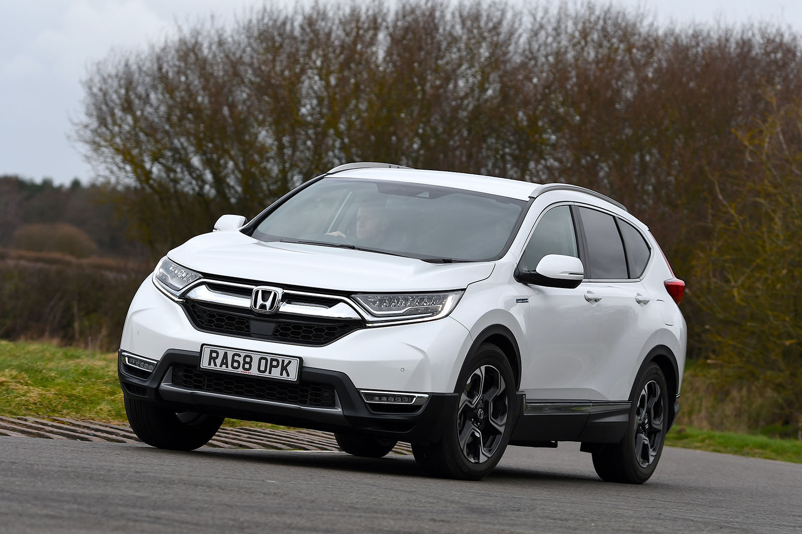 Honda CR-V Hybrid driving