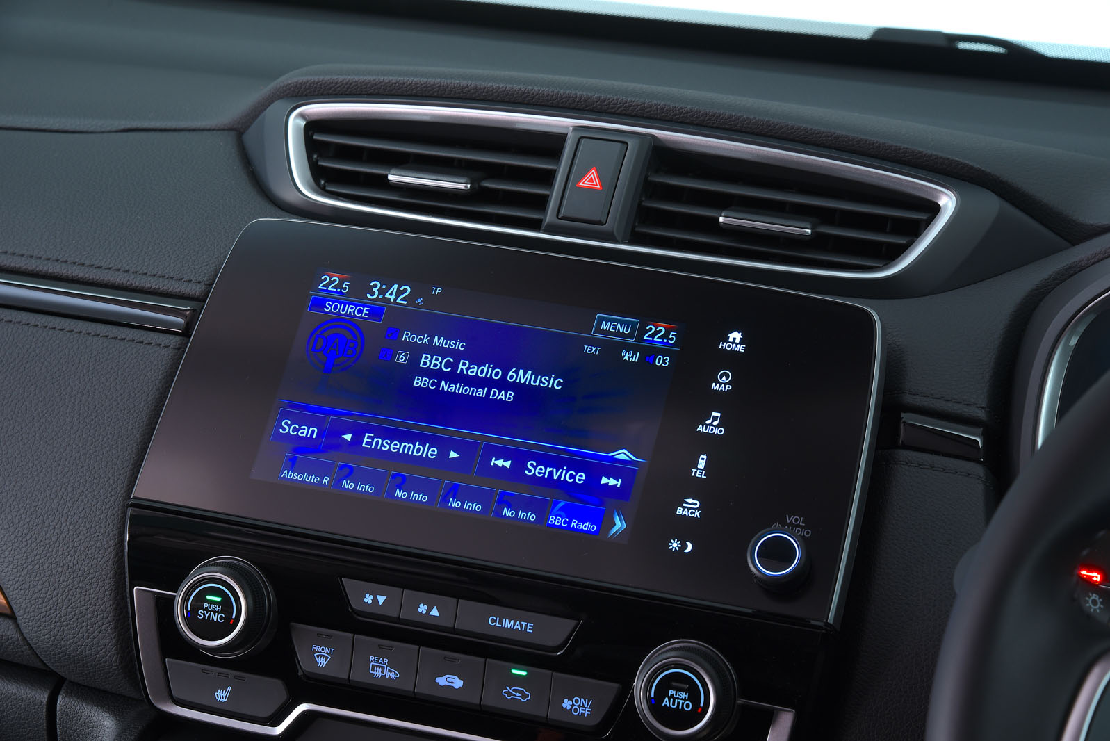 Honda CR-V Hybrid infotainment