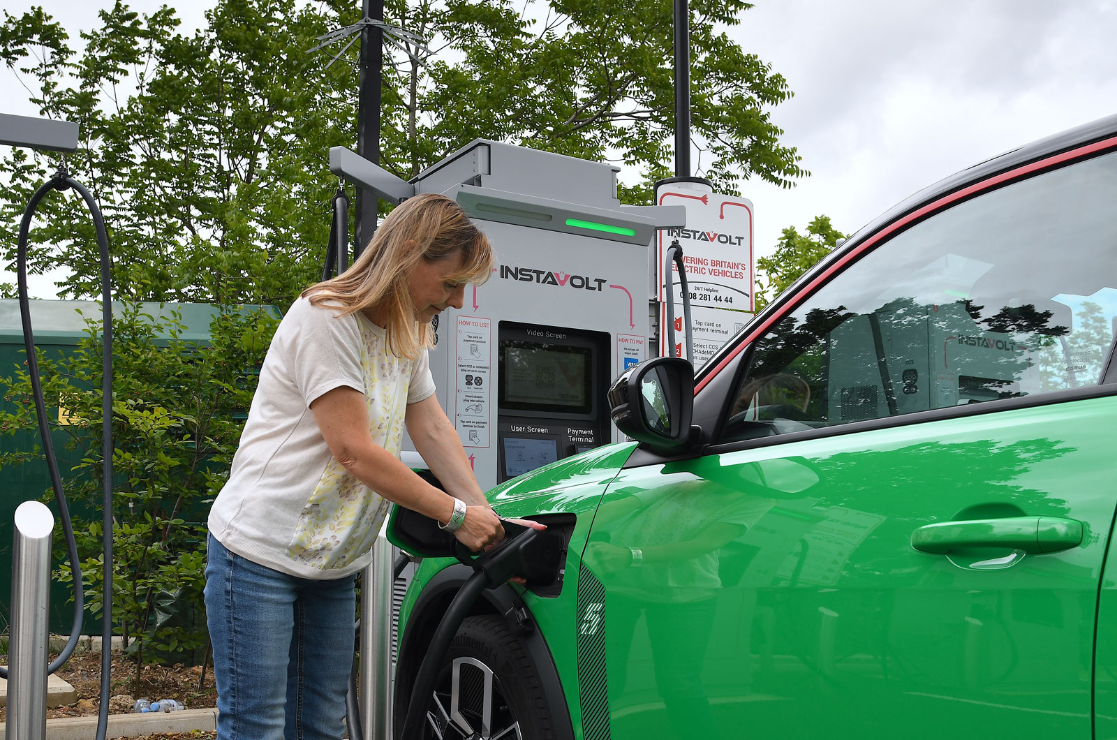 Renault 5 long termer charging