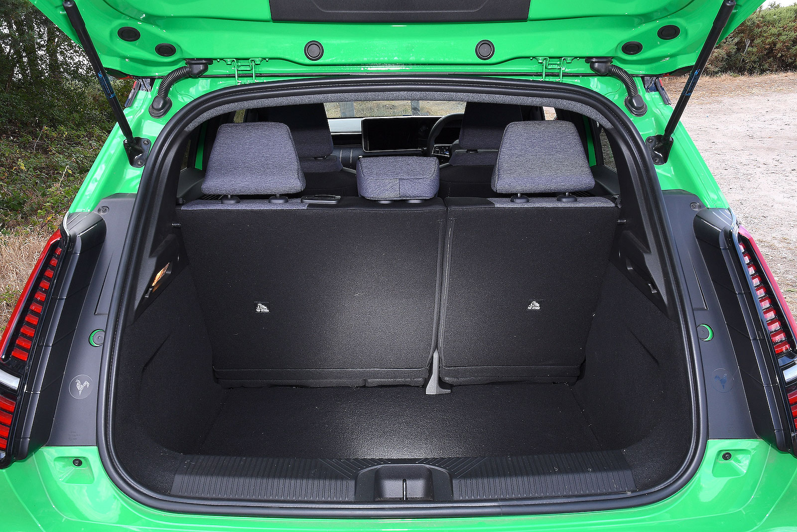 Renault 5 boot