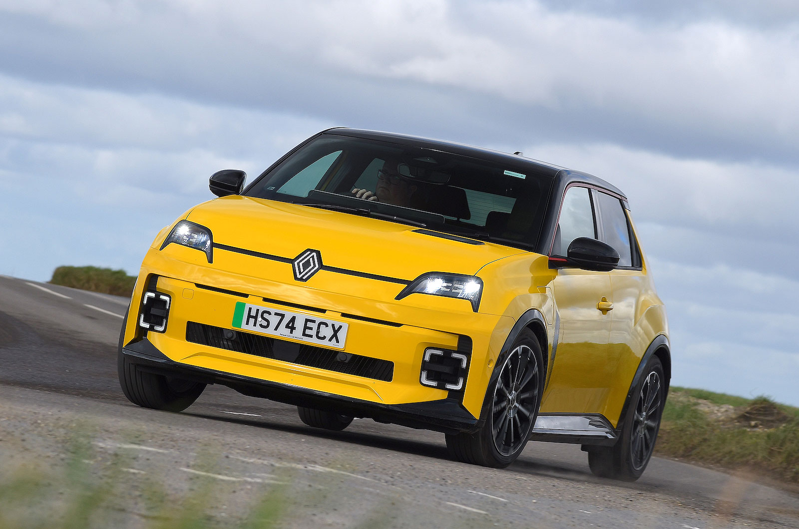 Renault 5 front cornering