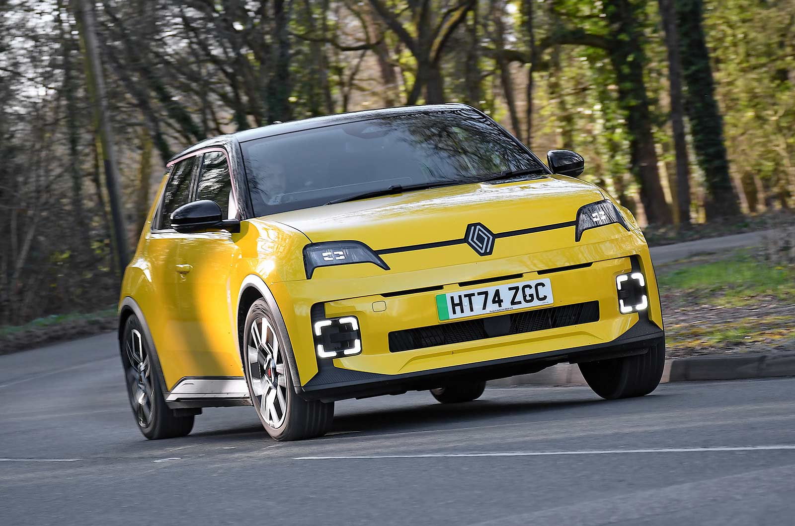 Renault 5 front driving
